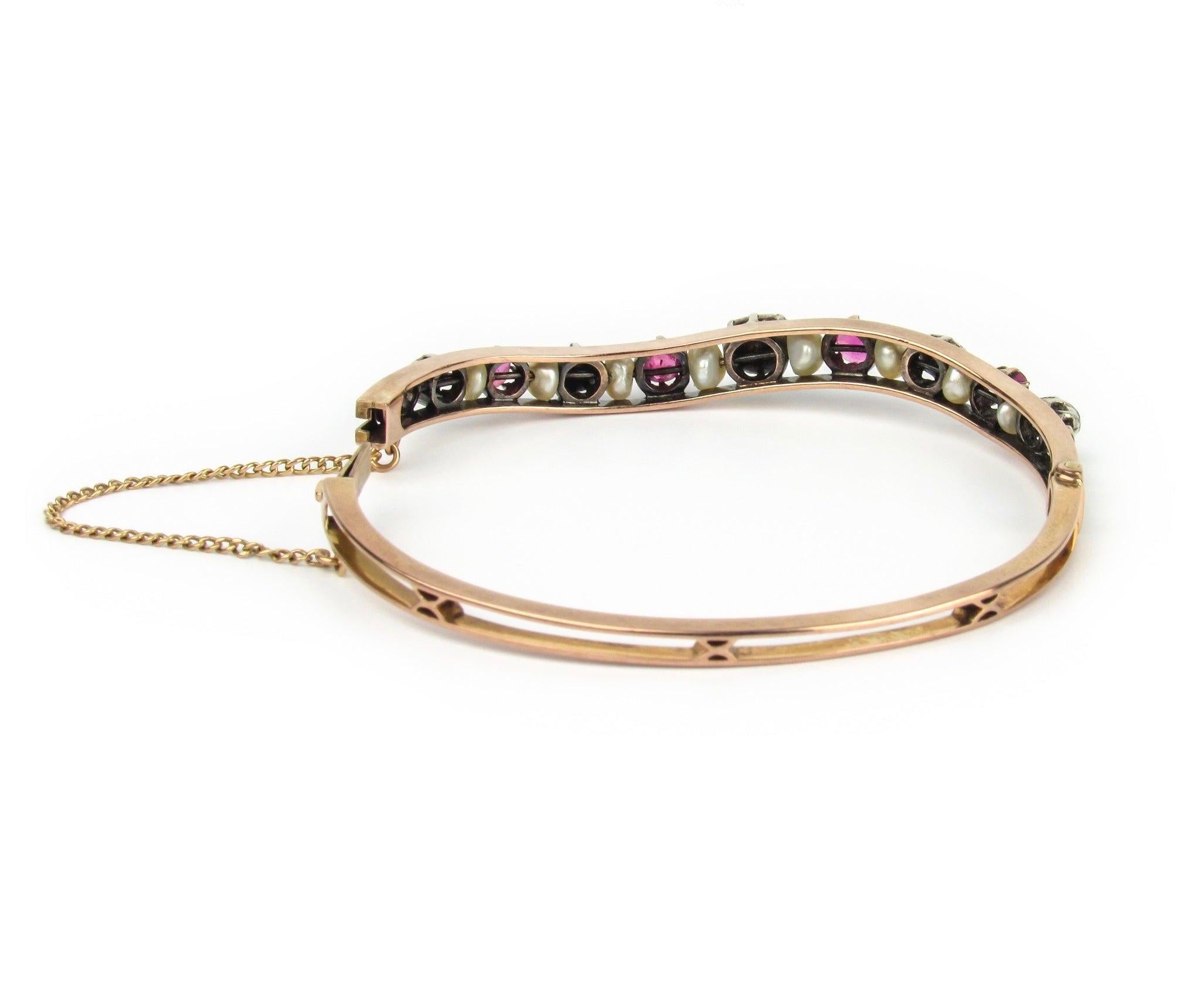 Bracciale vittoriano con diamanti taglio rosa, rubini e perle in vendita 1