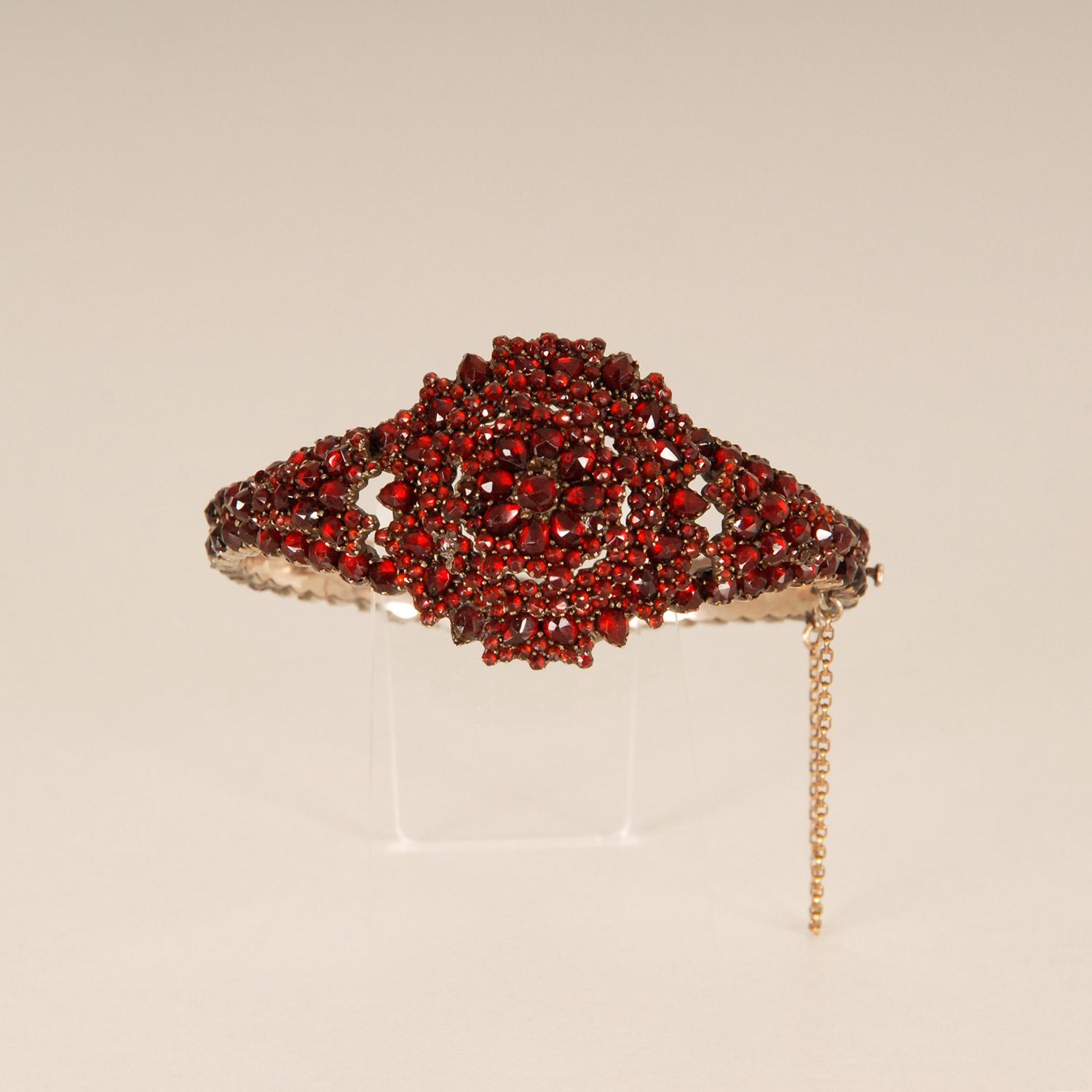 Silver Victorian Rose Cut Garnets Bohemian Bangle Bracelet 19th Century For Sale
