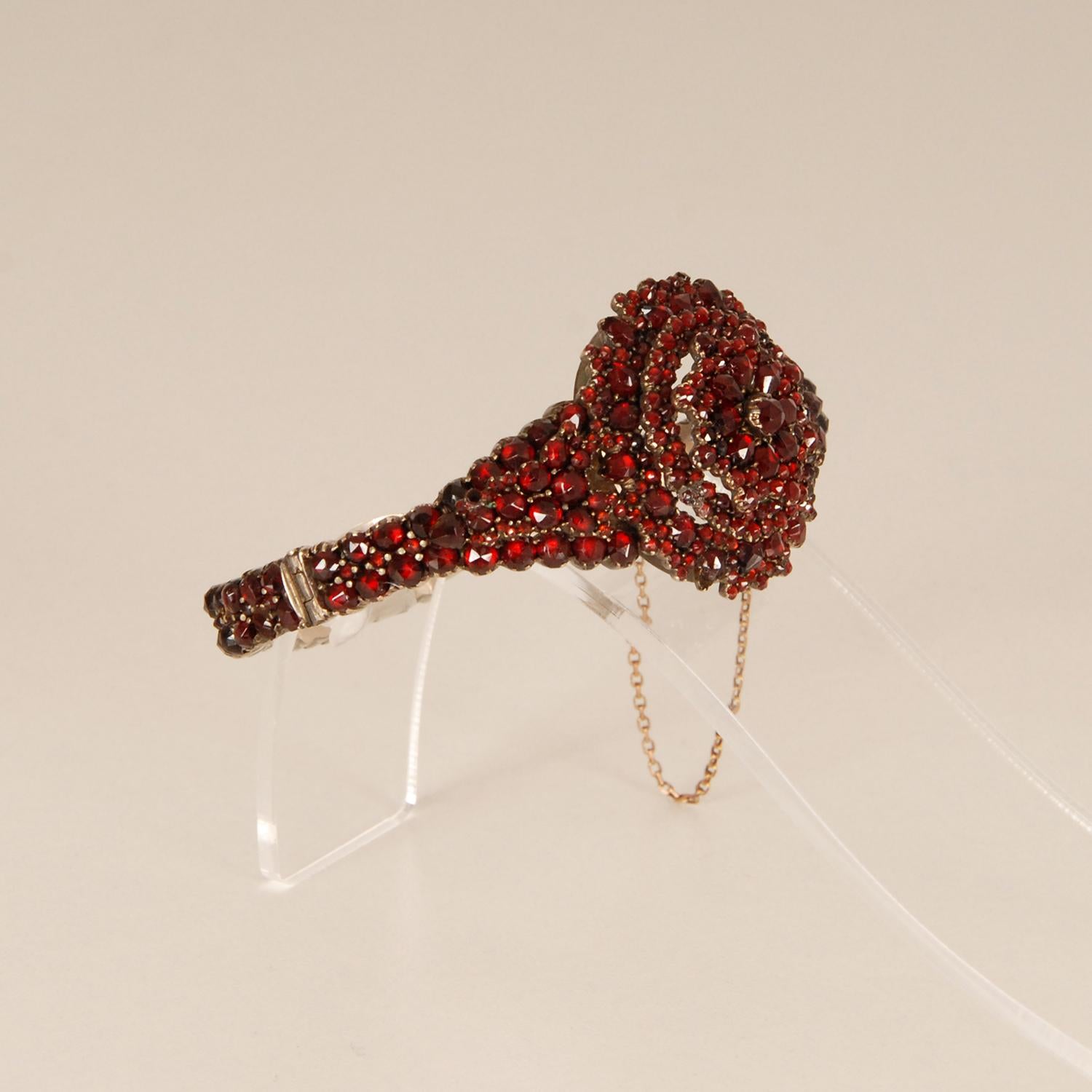 Victorian Rose Cut Garnets Bohemian Bangle Bracelet 19th Century For Sale 2