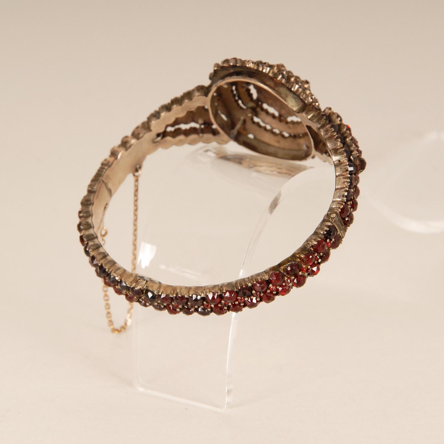 Victorian Rose Cut Garnets Bohemian Bangle Bracelet 19th Century For Sale 3