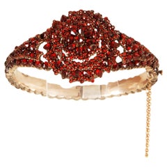Bracciale boemo vittoriano con granati taglio rosa del XIX secolo