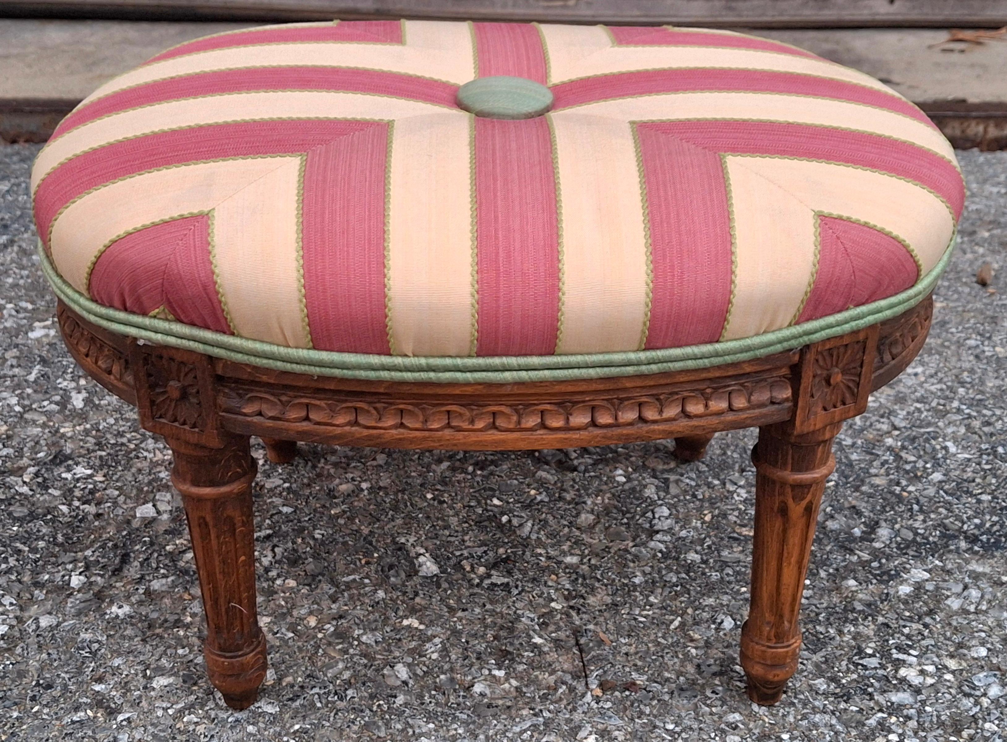 Viktorianischer Palisander und gestreifter gepolsterter Beistellstuhl mit Fußhocker-Set im Angebot 3