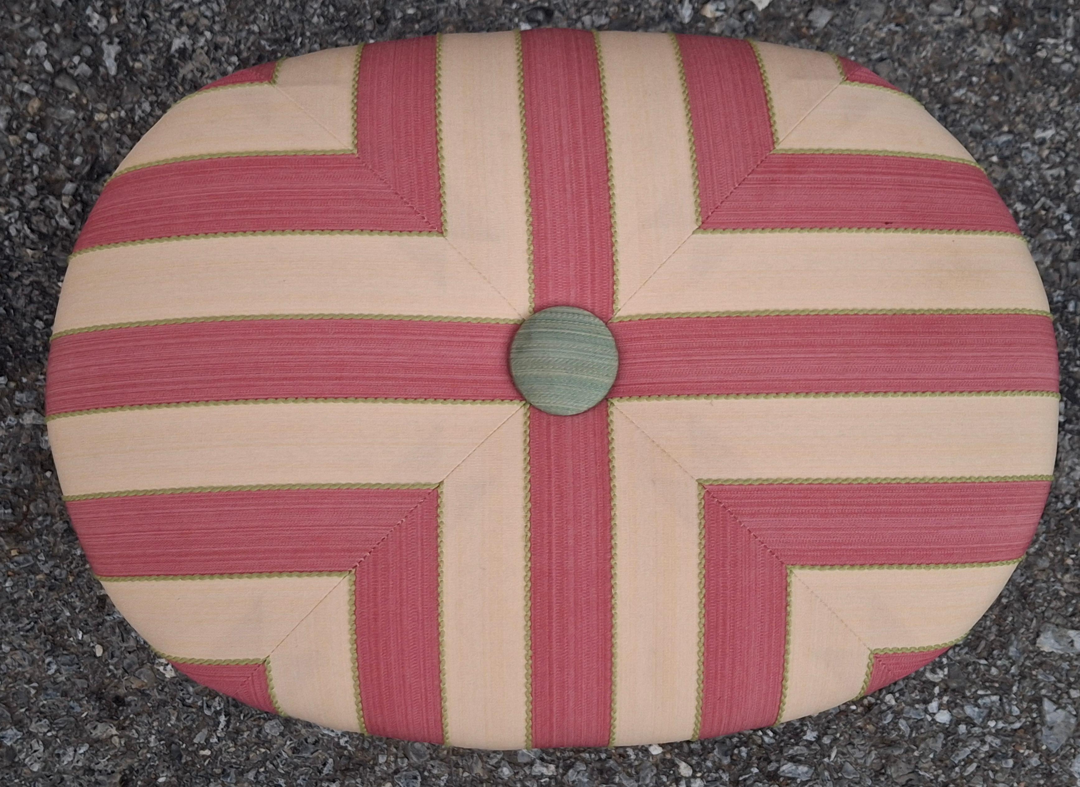 Viktorianischer Palisander und gestreifter gepolsterter Beistellstuhl mit Fußhocker-Set im Angebot 5