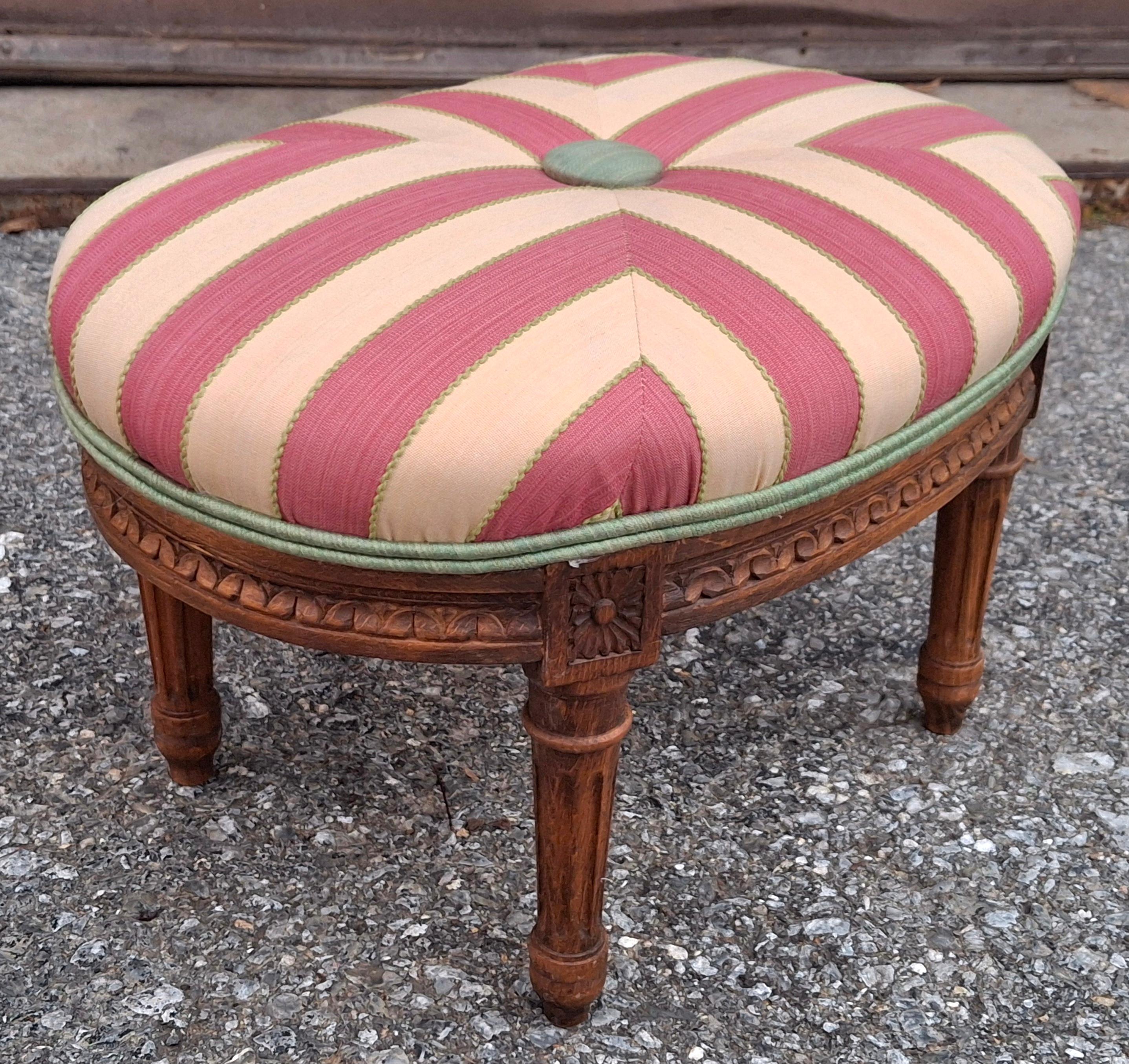 Viktorianischer Palisander und gestreifter gepolsterter Beistellstuhl mit Fußhocker-Set im Angebot 6