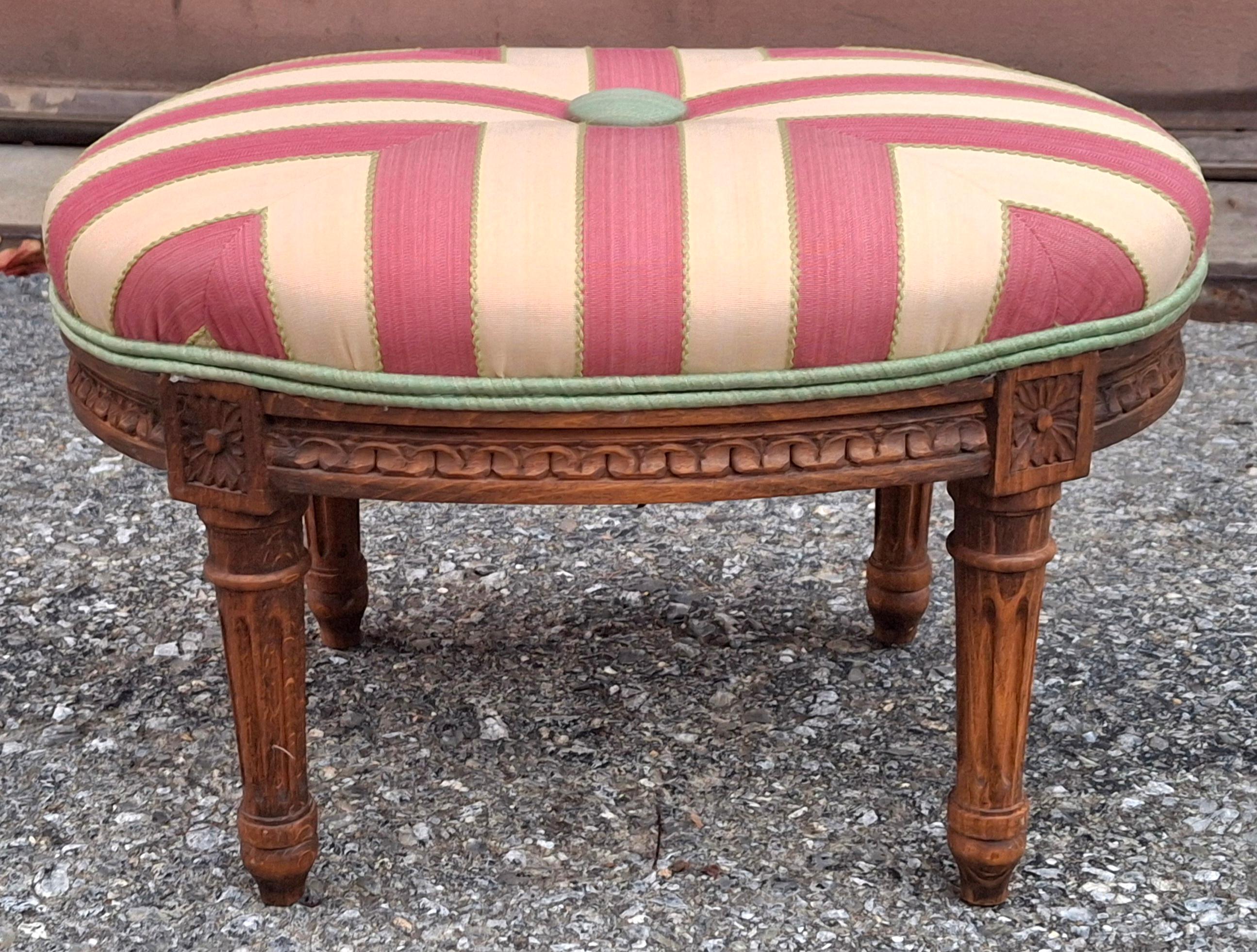 Viktorianischer Palisander und gestreifter gepolsterter Beistellstuhl mit Fußhocker-Set im Angebot 7