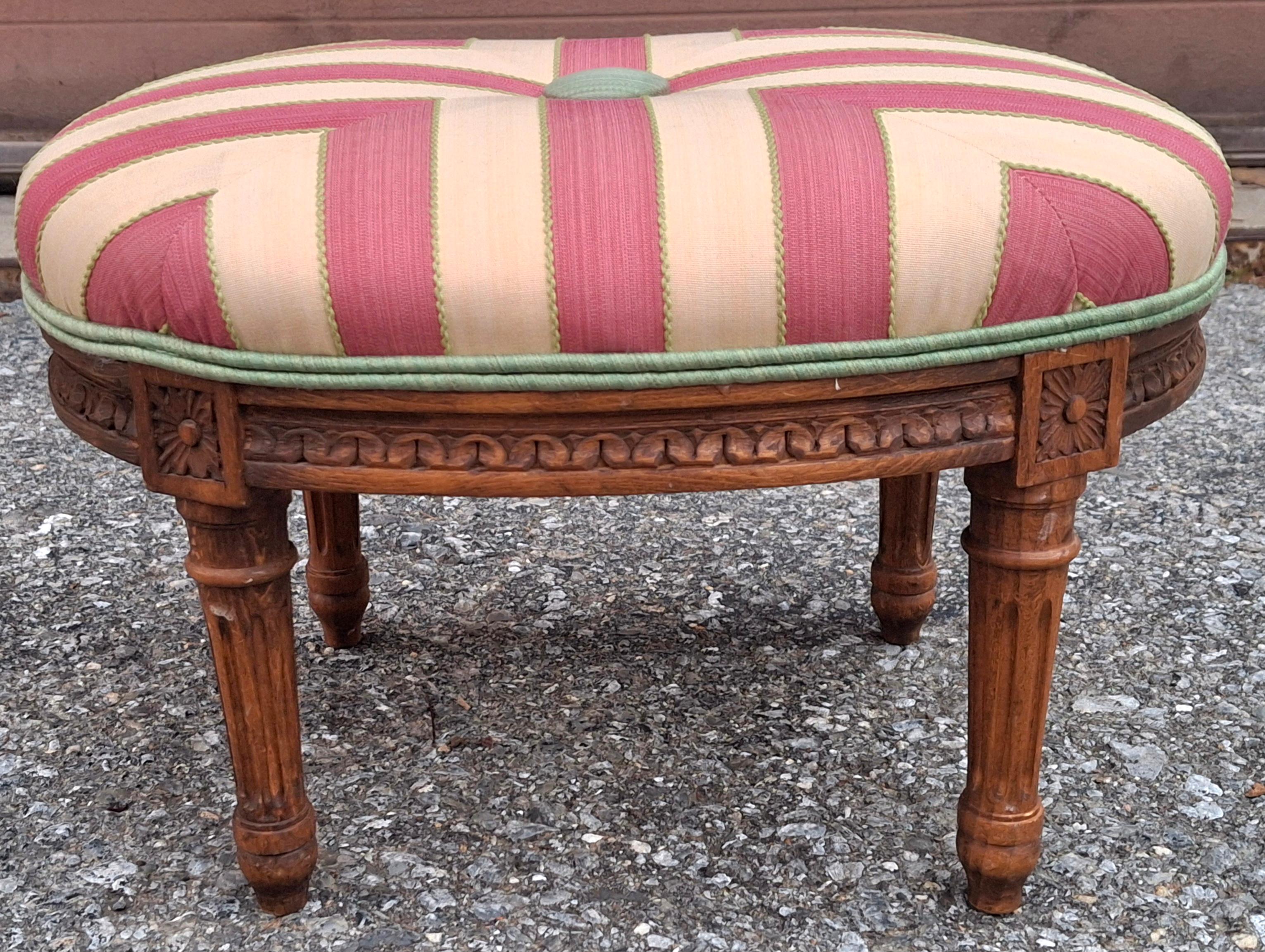 Viktorianischer Palisander und gestreifter gepolsterter Beistellstuhl mit Fußhocker-Set im Angebot 10