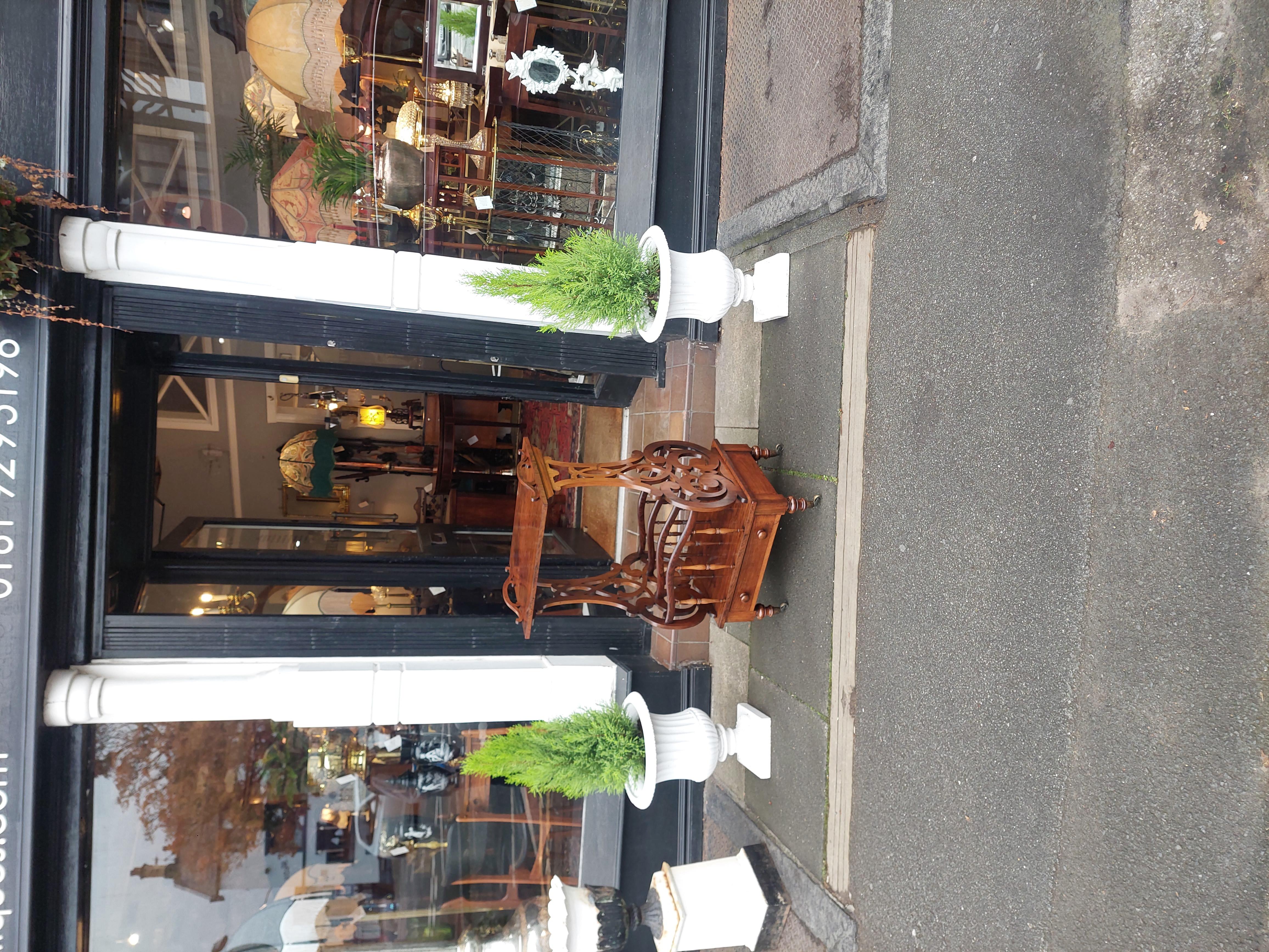 Viktorianisches Palisanderholz Canterbury Whatnot (19. Jahrhundert) im Angebot