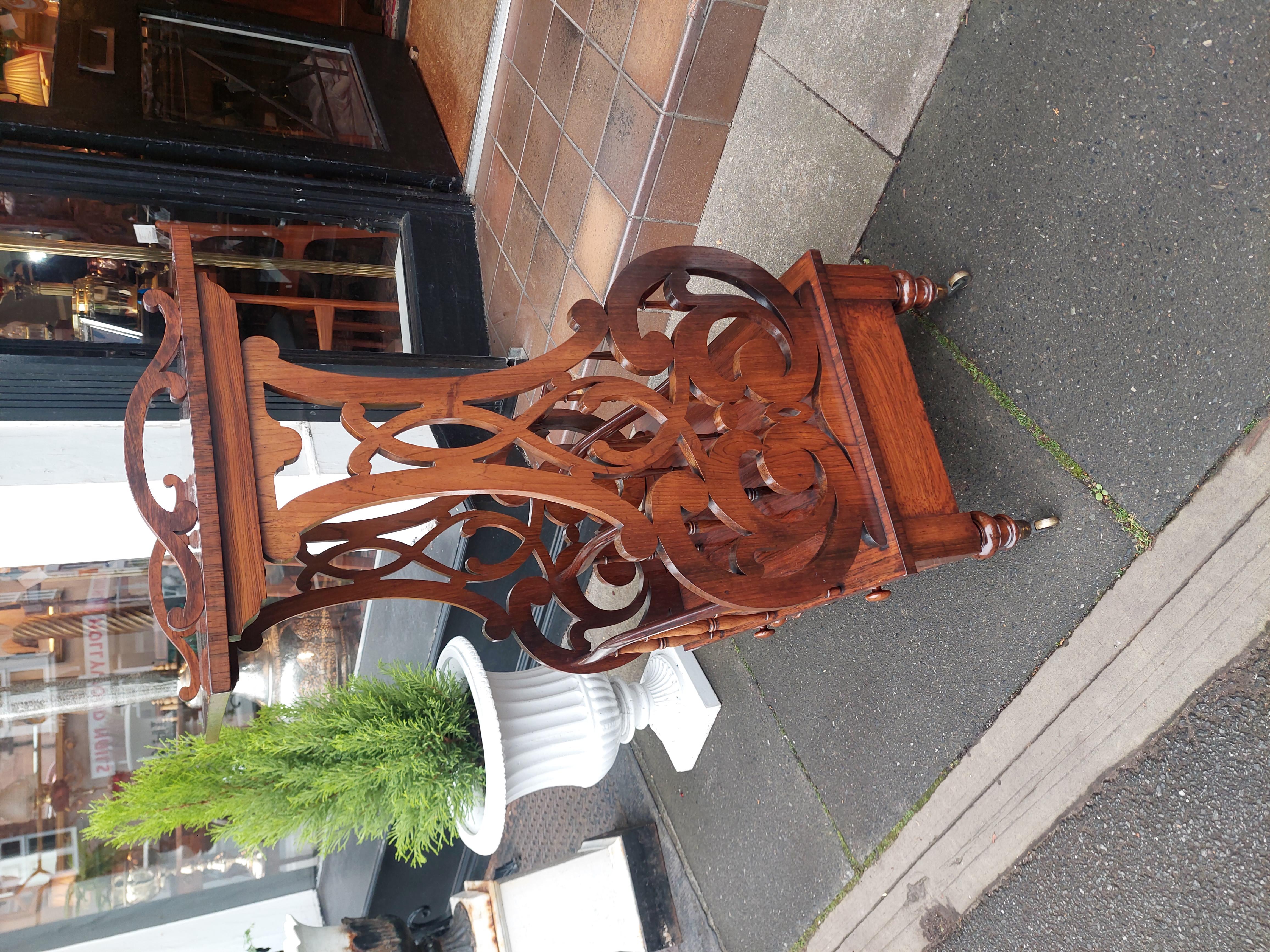 Viktorianisches Palisanderholz Canterbury Whatnot (Rosenholz) im Angebot