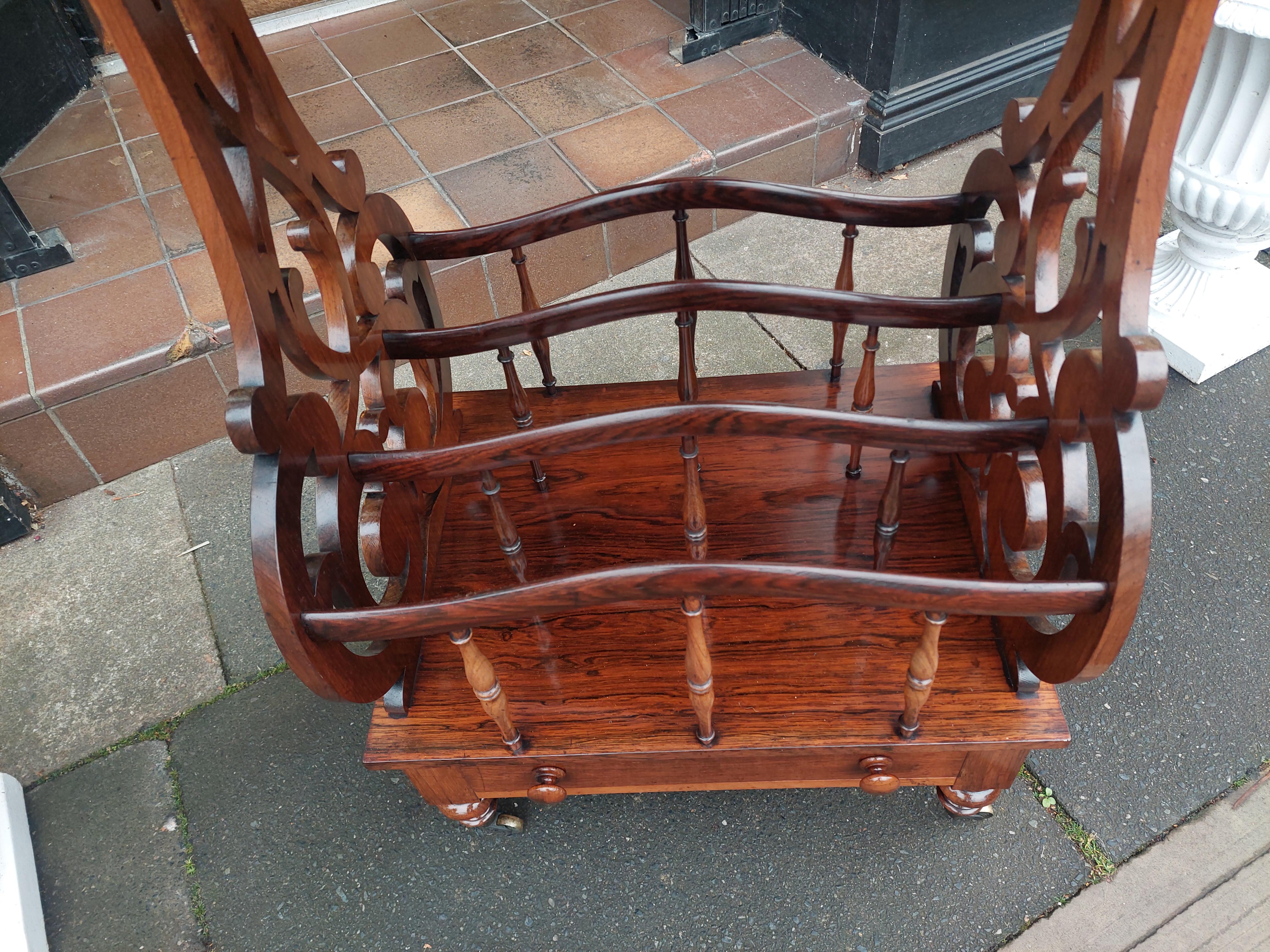 Viktorianisches Palisanderholz Canterbury Whatnot im Angebot 1