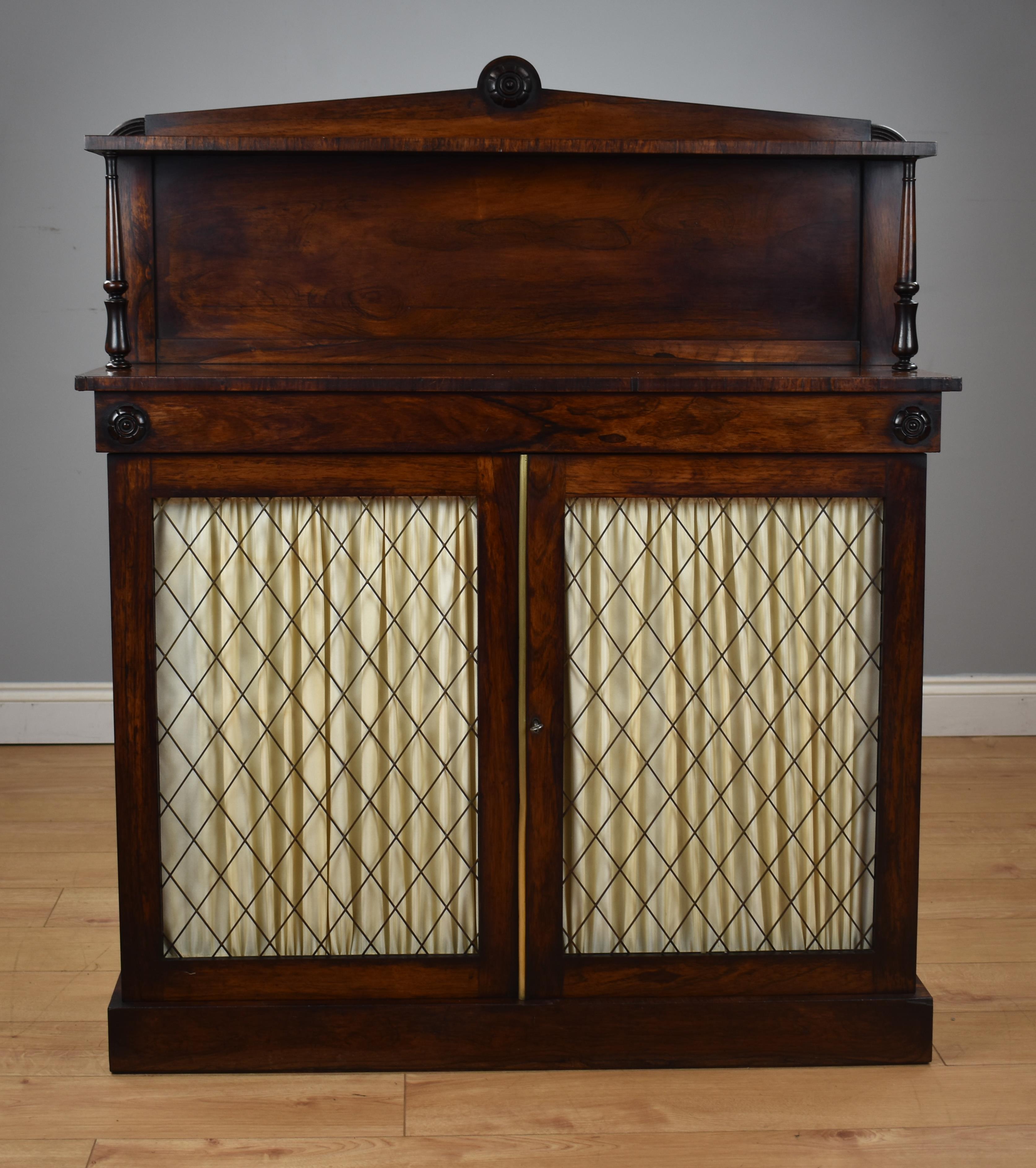 Victorian Rosewood Chiffonier In Good Condition In Chelmsford, Essex
