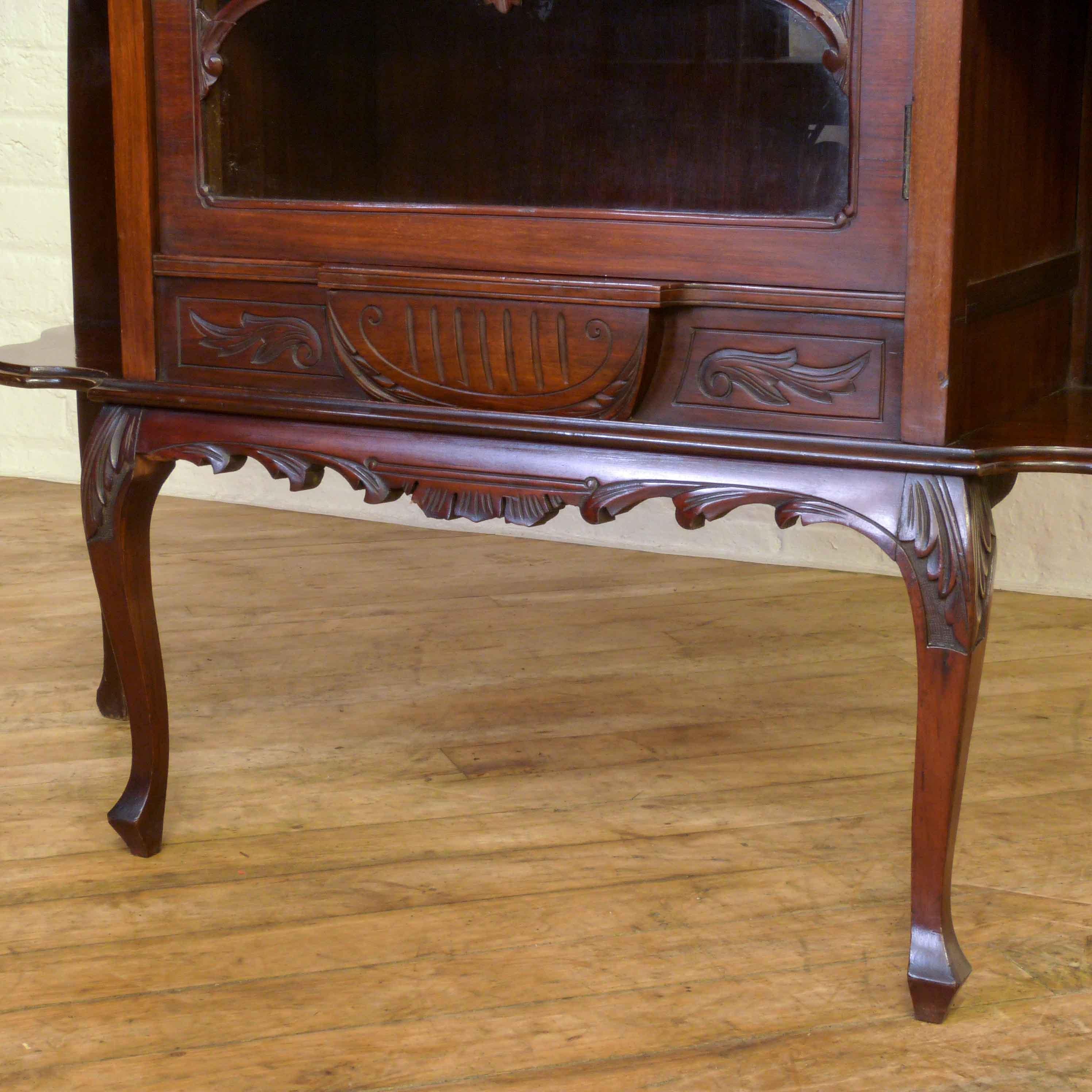 Mid-19th Century Victorian Rosewood Chiffonier For Sale