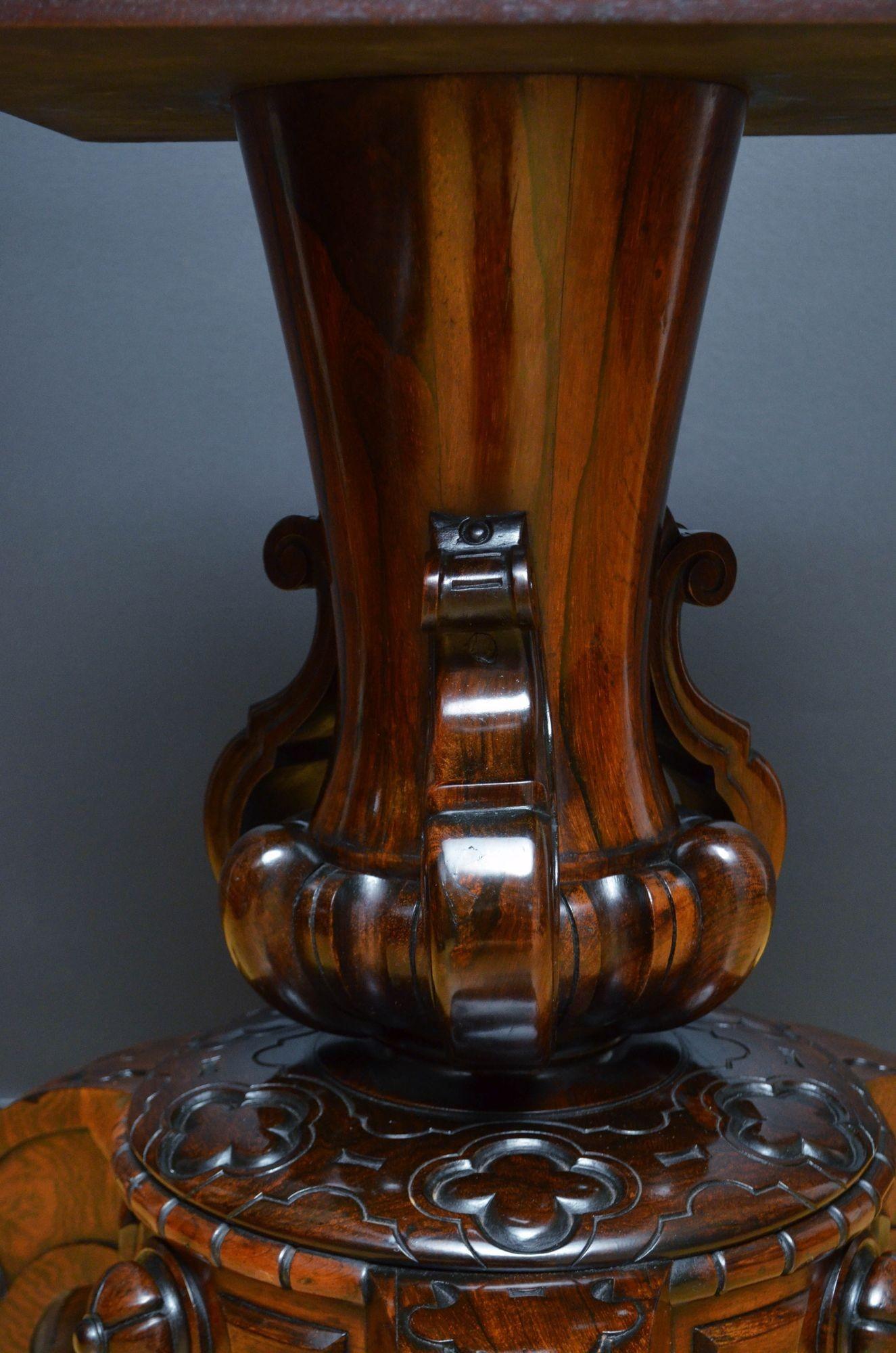 Victorian Rosewood Dining / Centre Table in The Manner of Robert Strahan & Co For Sale 9
