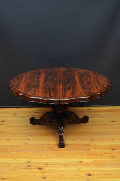 Victorian Rosewood Dining / Centre Table in The Manner of Robert Strahan & Co