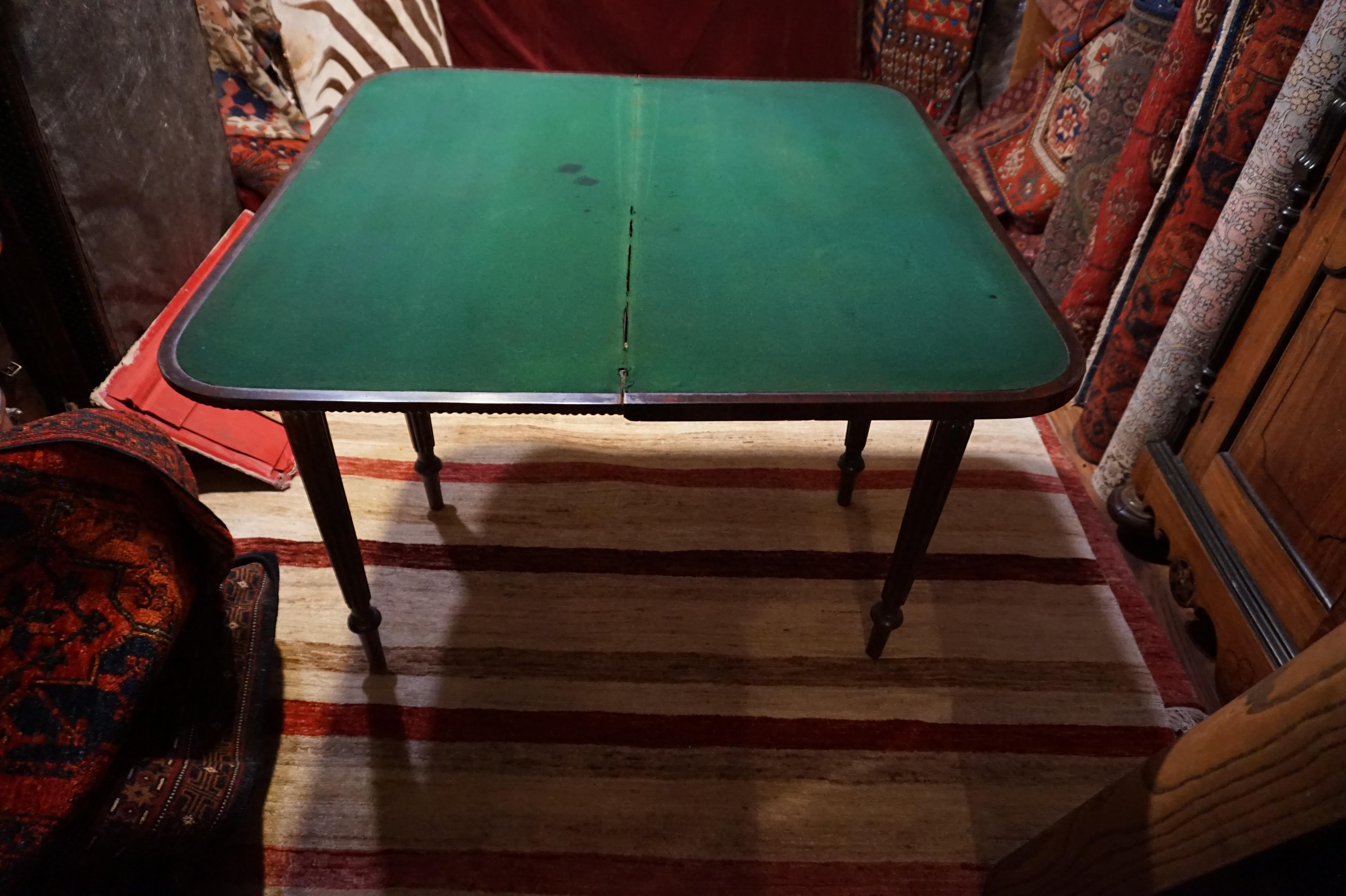 Victorian Rosewood Games Table with Carved Legs and Beaded Edge For Sale 12