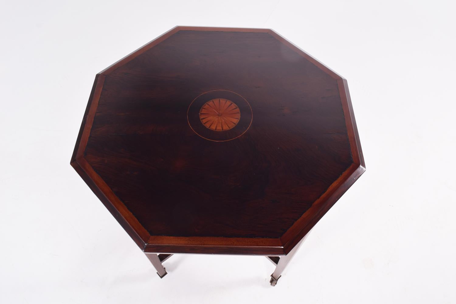Anglais Table à thé octogonale anglaise victorienne en bois de rose incrusté, 1890 en vente