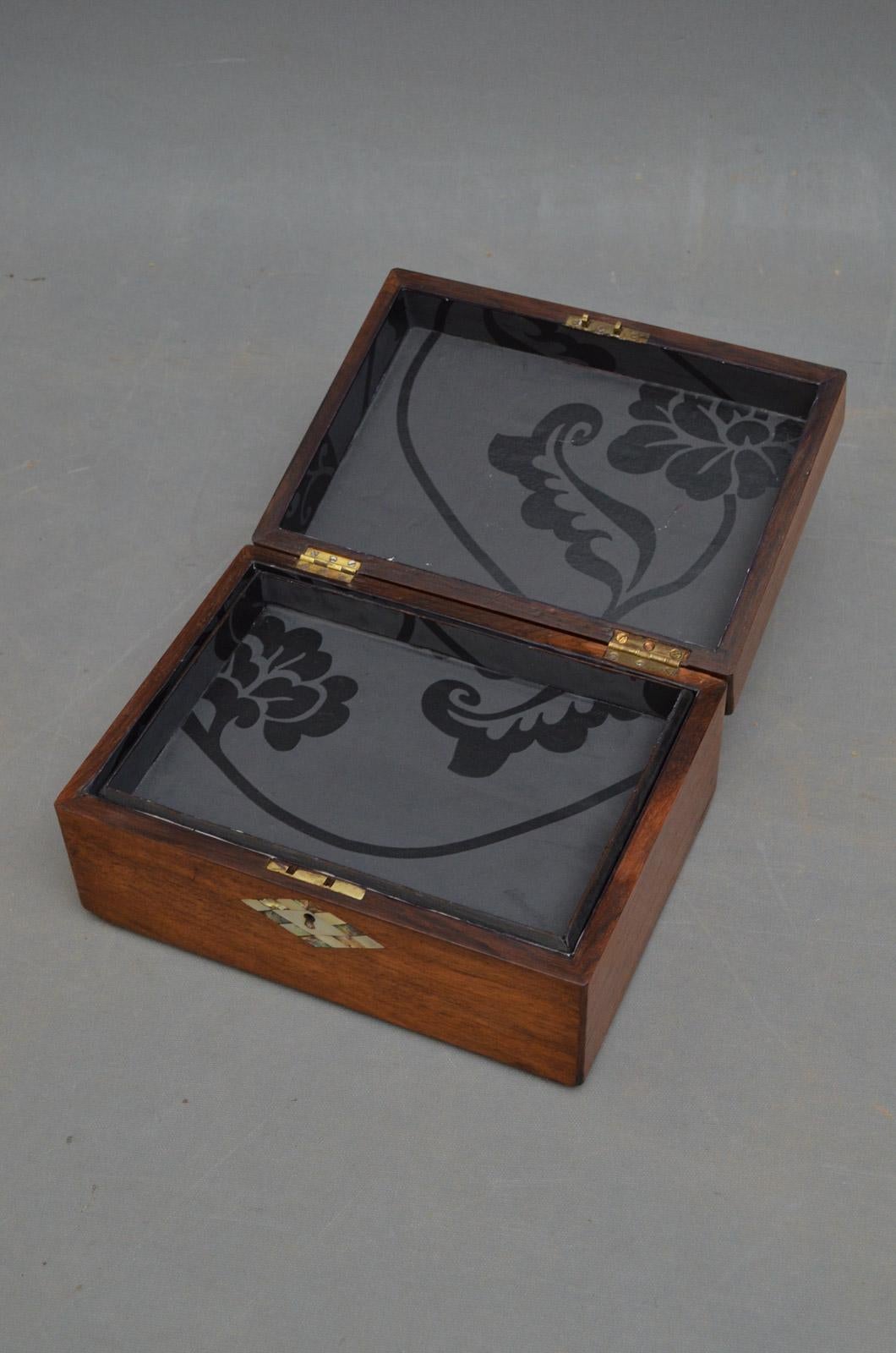 Victorian Rosewood Jewellery Box In Good Condition In Whaley Bridge, GB