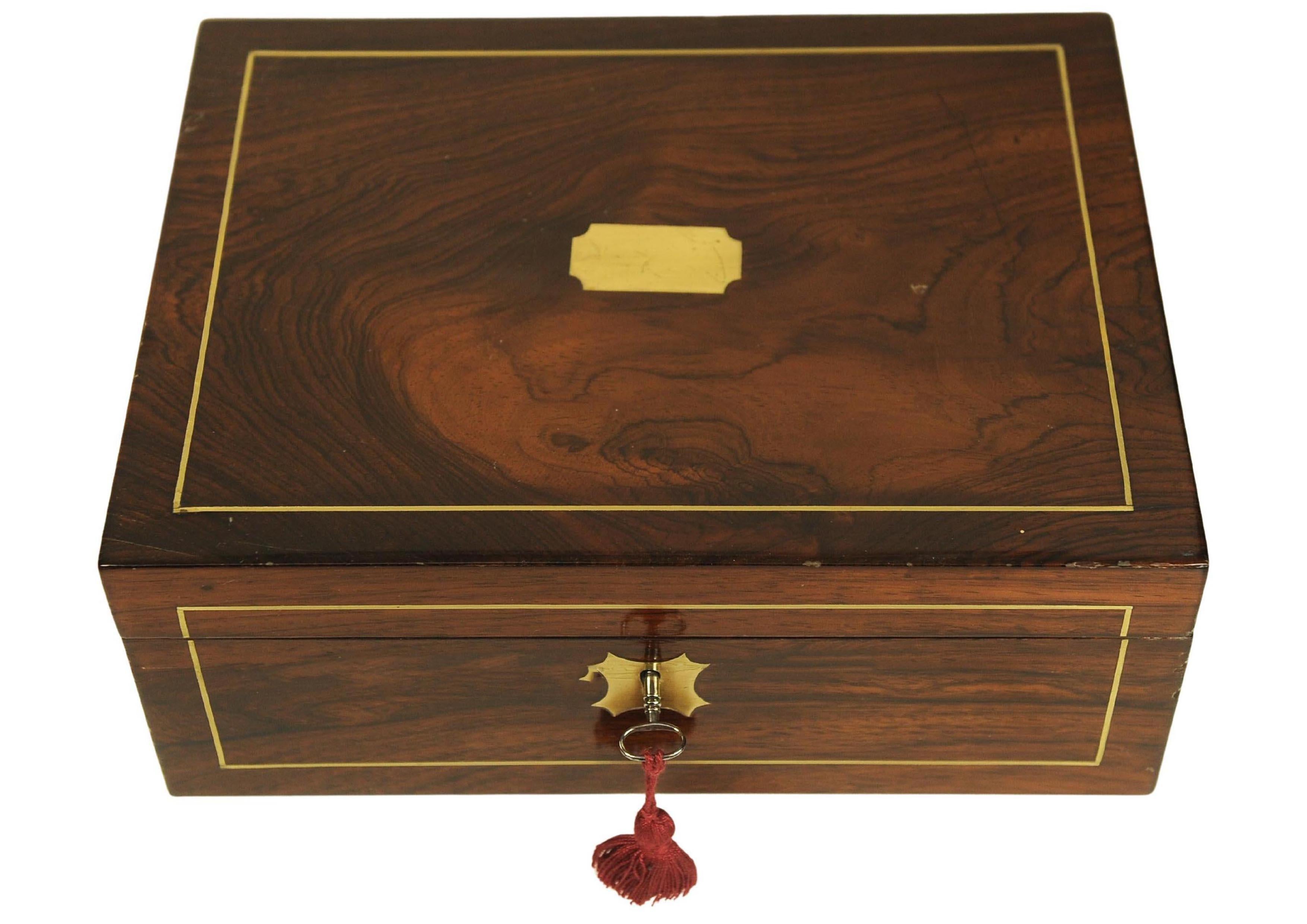 Viktorianische Palisander Damen Schreiben Slope mit eingelegten Messing & Leder Interieur (Handgefertigt) im Angebot