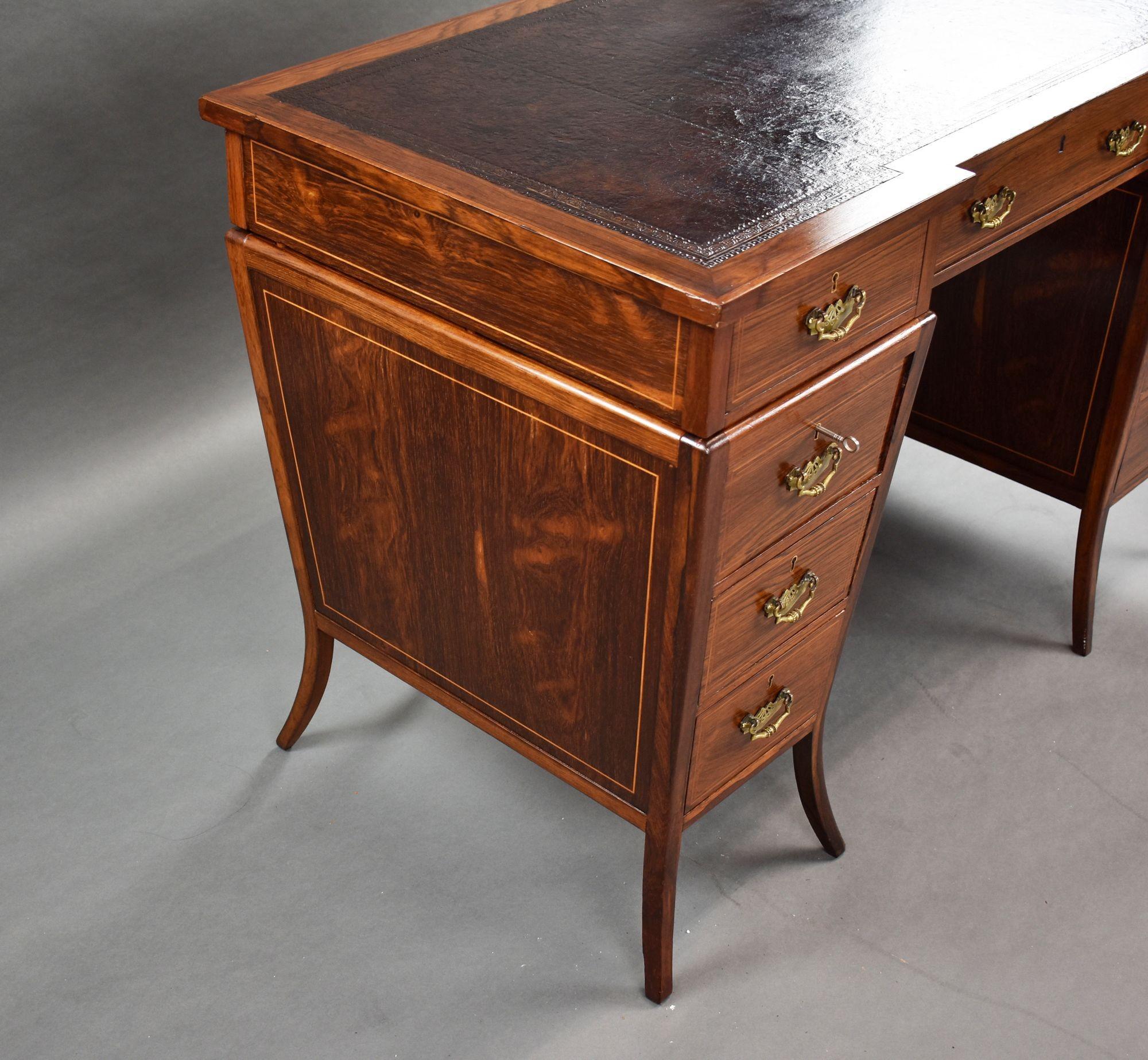 Victorian Rosewood Pedestal Desk For Sale 1