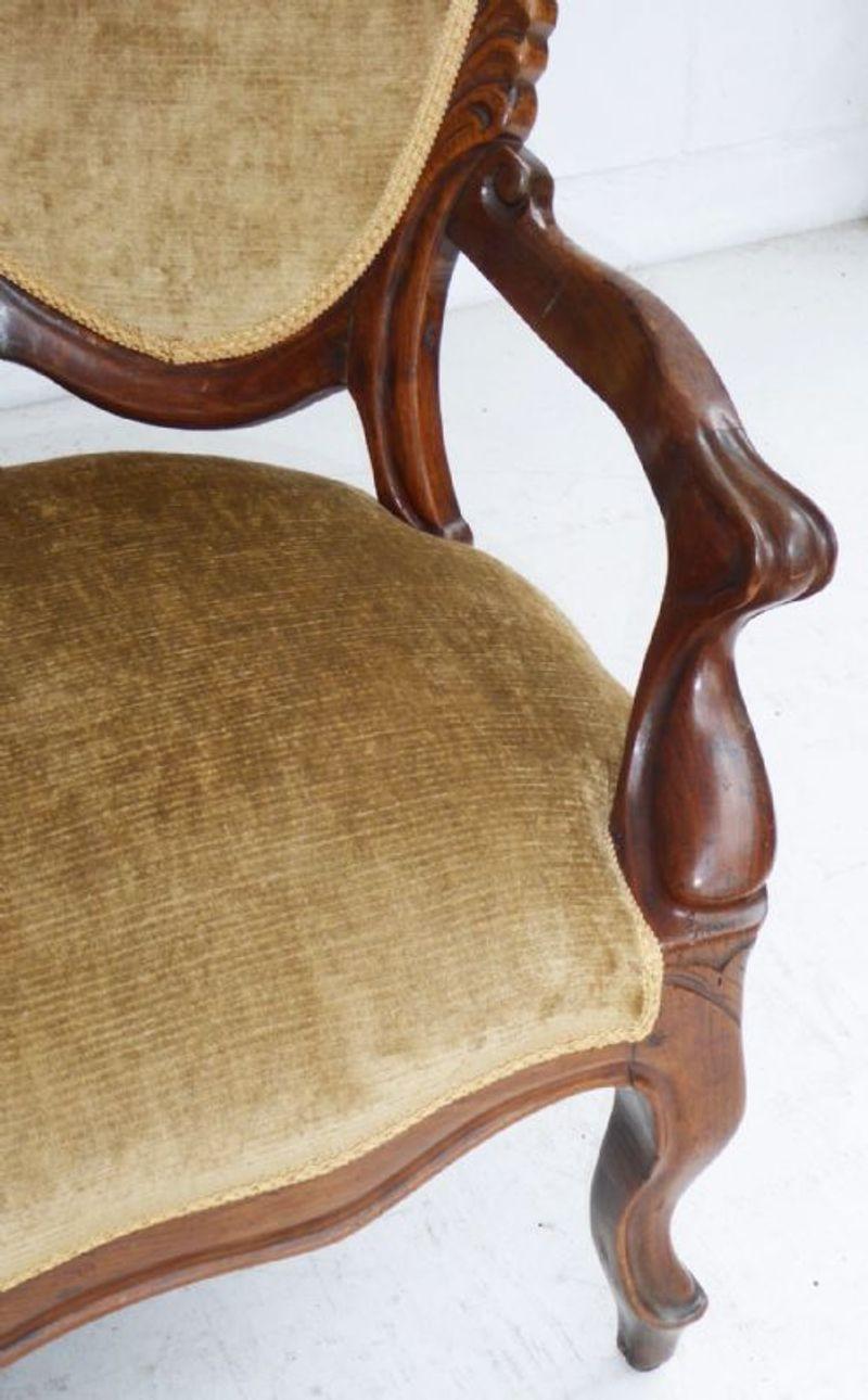 Victorian Rosewood Spoon Back Sofa For Sale 2