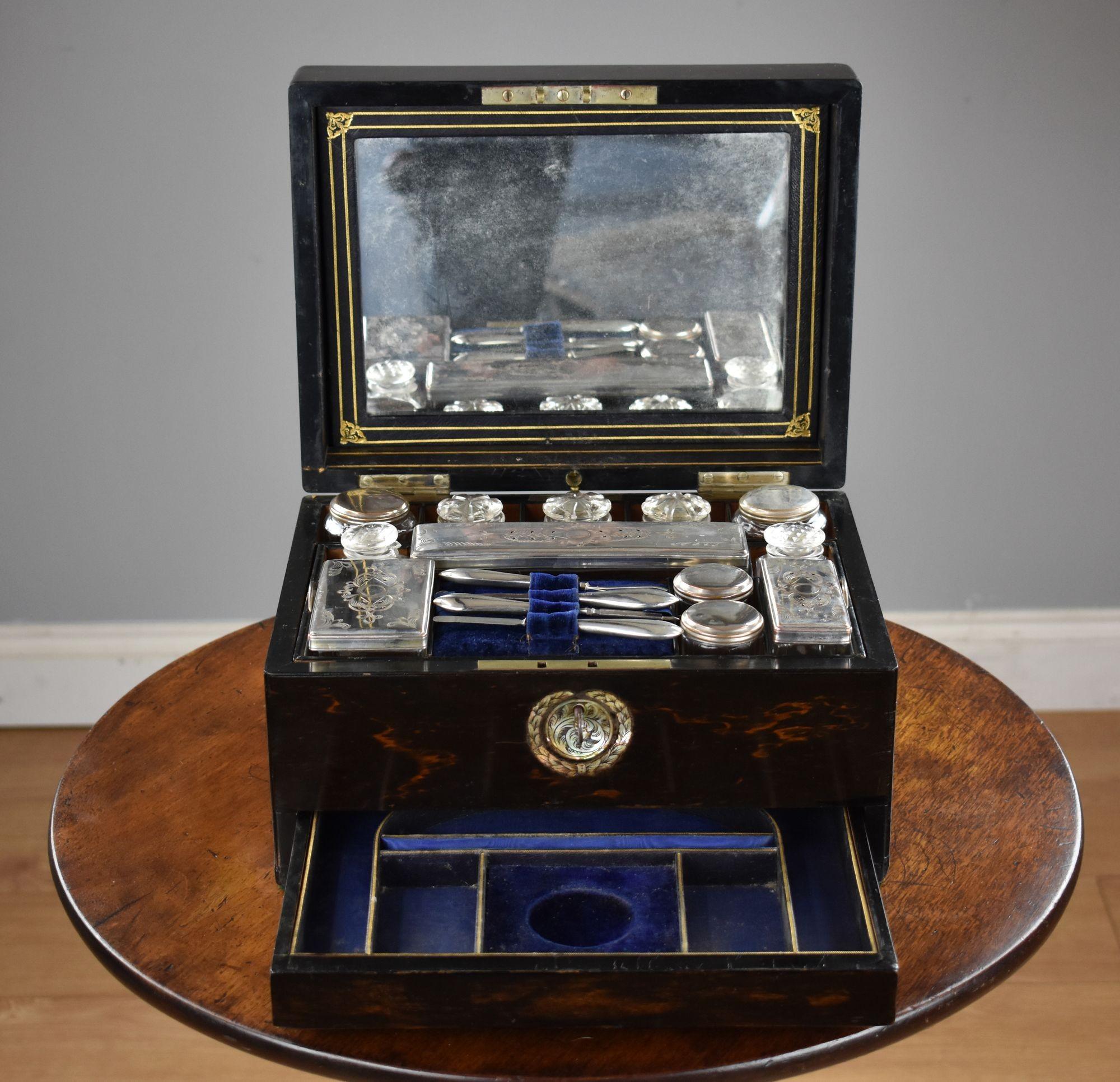 Victorian Rosewood Travelling Vanity/Jewellery Box For Sale 6