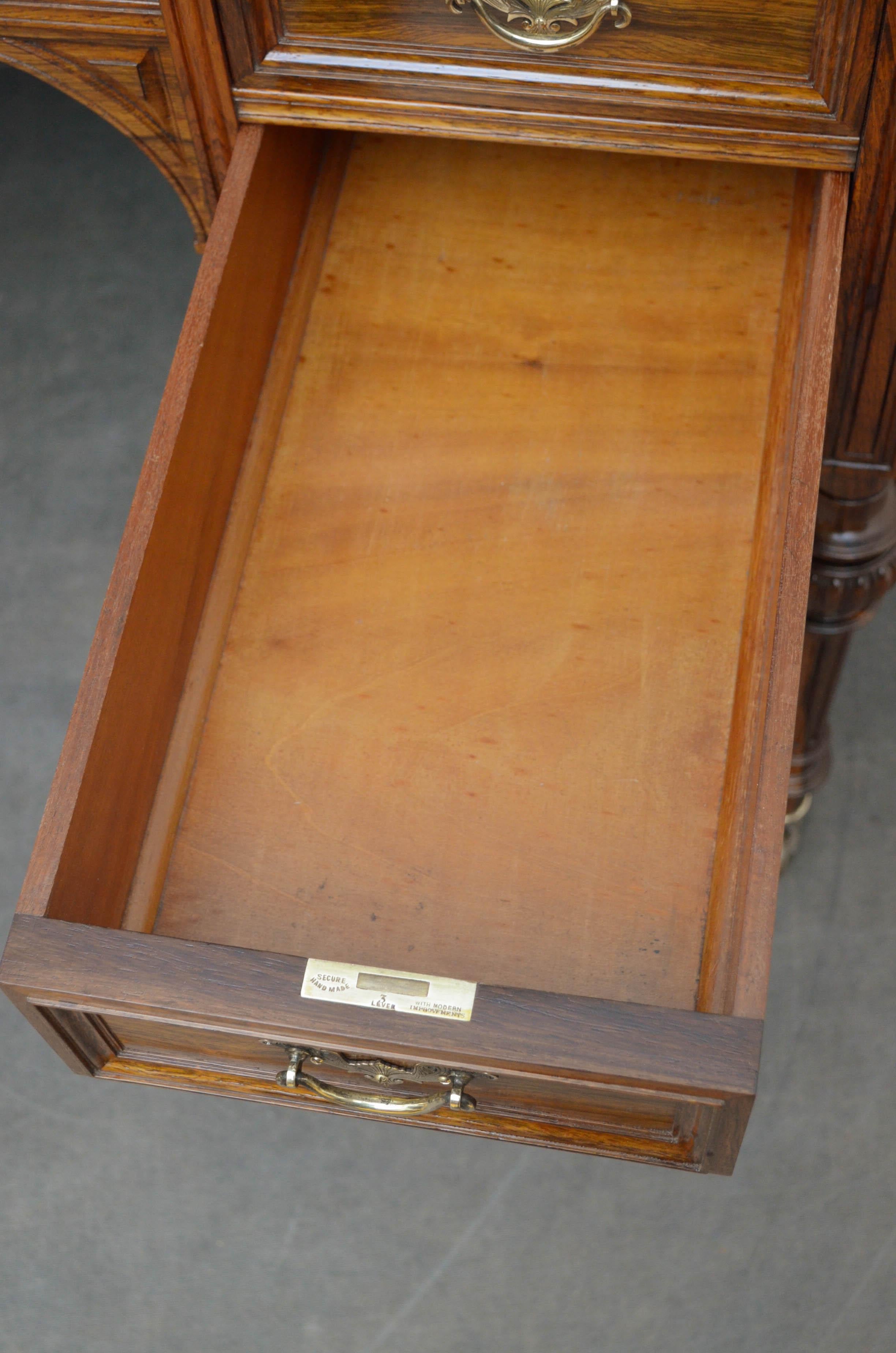 Victorian Rosewood Writing Table In Good Condition In Whaley Bridge, GB