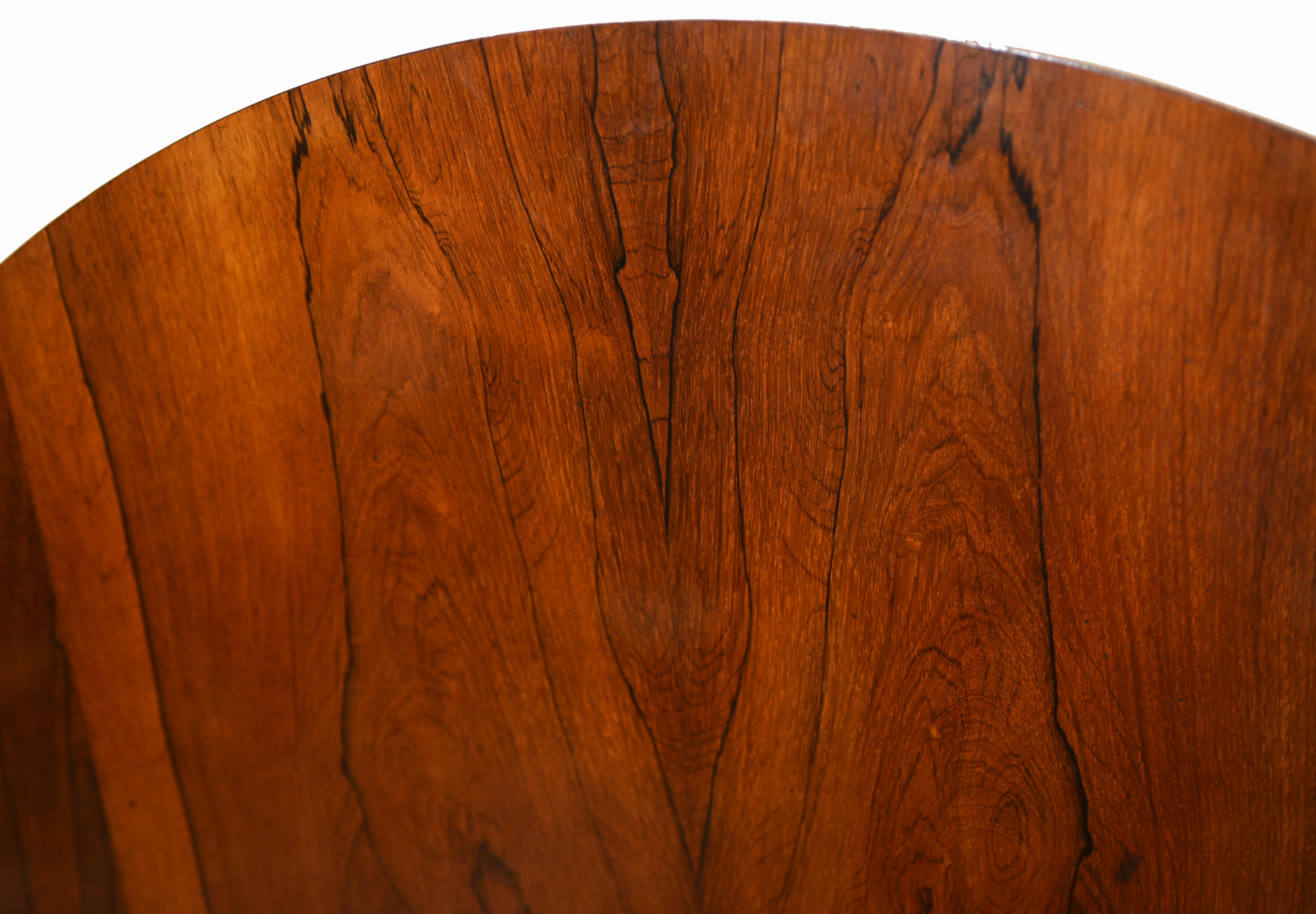 Mid-19th Century Victorian Round Dining Table Rosewood Centre Tables, 1860