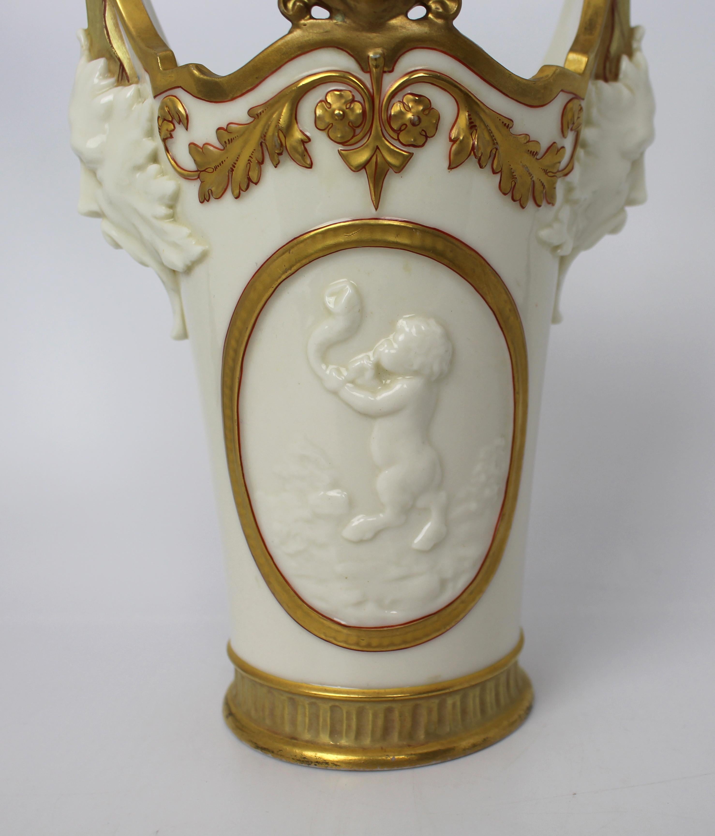 Vase d'exposition victorien Royal Worcester 1884 en vente 4