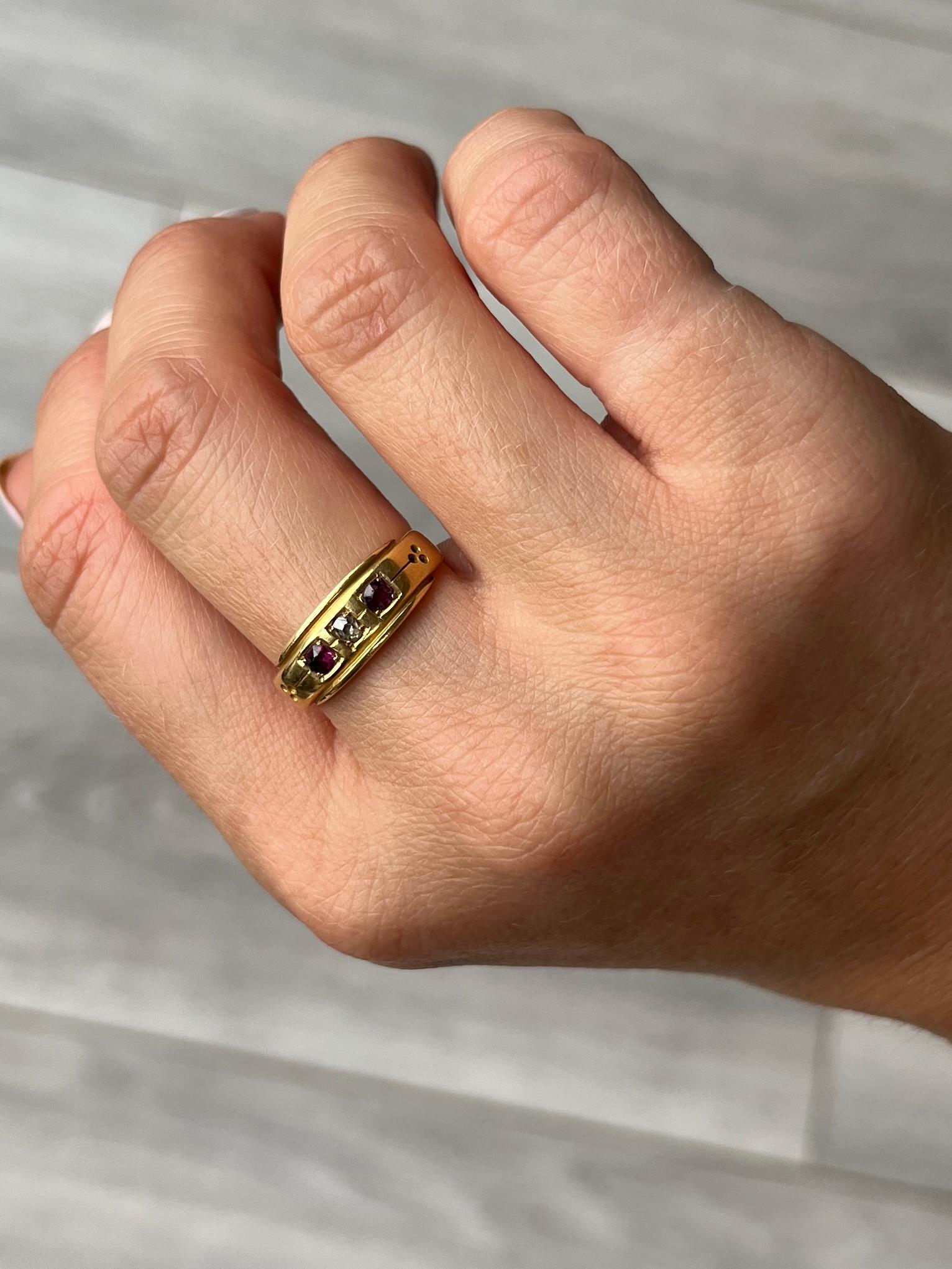Victorian Ruby and Diamond 18 Carat Gold Three-Stone Band Ring For Sale 2