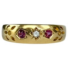Viktorianischer Rubin und Diamant 18 Karat Gold Dreisteiniger Zigeunerring