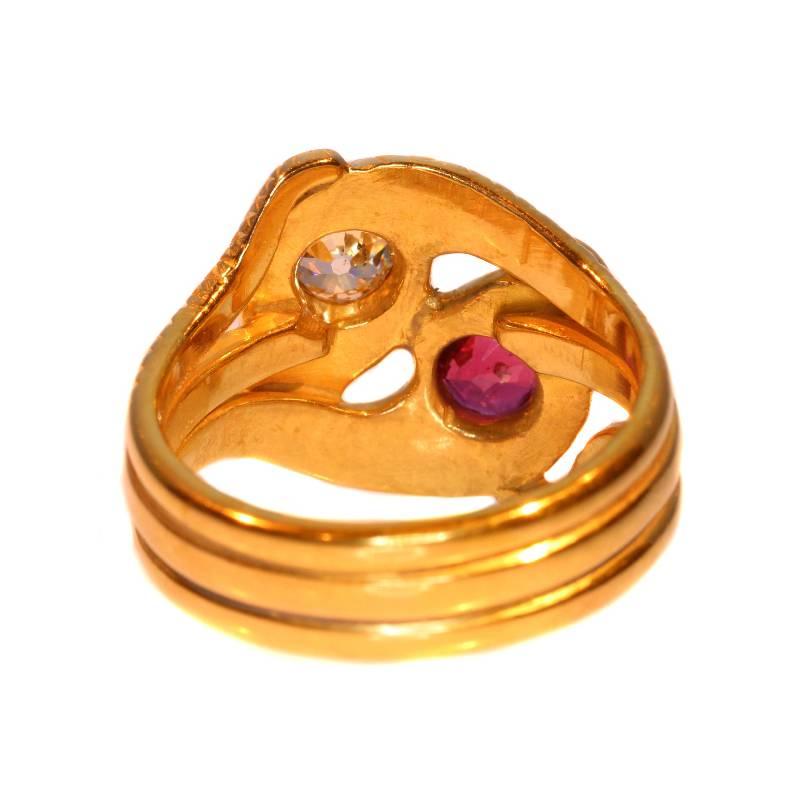 Victorian Ruby and Diamond 18 Karat Yellow Gold Double Snakes Ring, 1890s For Sale 6