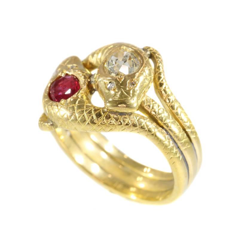Victorian Ruby and Diamond 18 Karat Yellow Gold Double Snakes Ring, 1890s For Sale 5