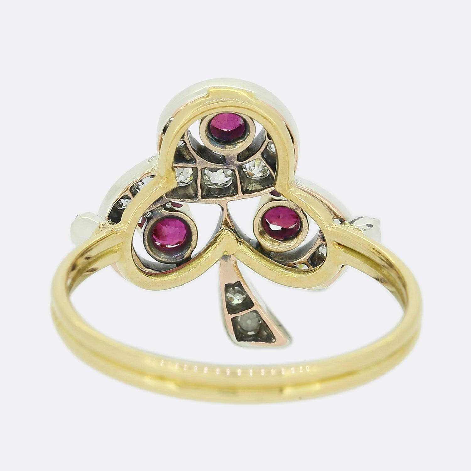 Victorian Ruby and Diamond Clover Ring In Good Condition For Sale In London, GB