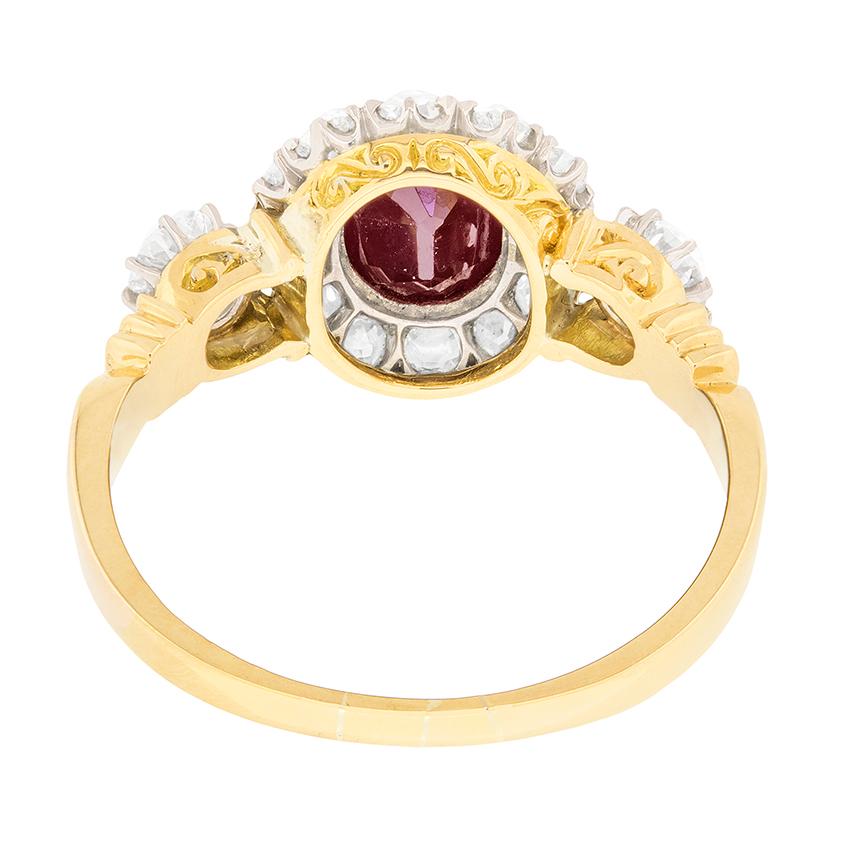 Victorian Ruby and Diamond Cluster Ring, circa 1900s In Good Condition For Sale In London, GB