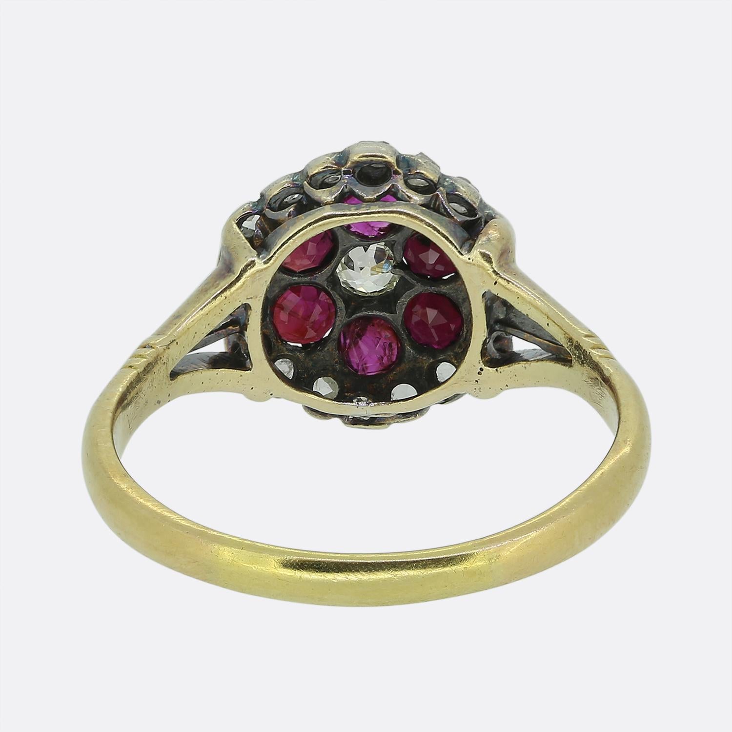 Viktorianischer Rubin- und Diamant-Cluster-Ring im Zustand „Gut“ im Angebot in London, GB
