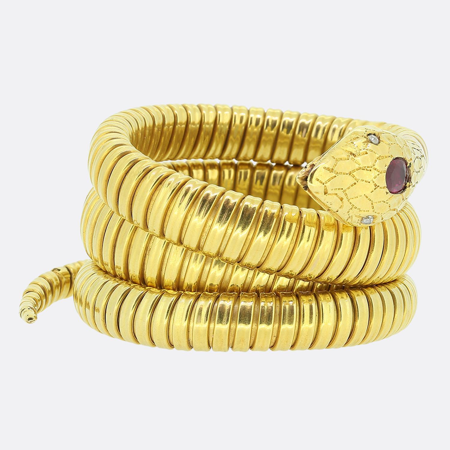 Taille ovale Bracelet serpent enroulé victorien en rubis et diamants en vente