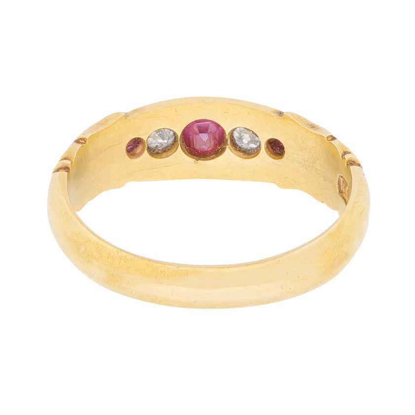 Victorian Ruby and Diamond Five-Stone Ring, circa 1900s In Good Condition For Sale In London, GB