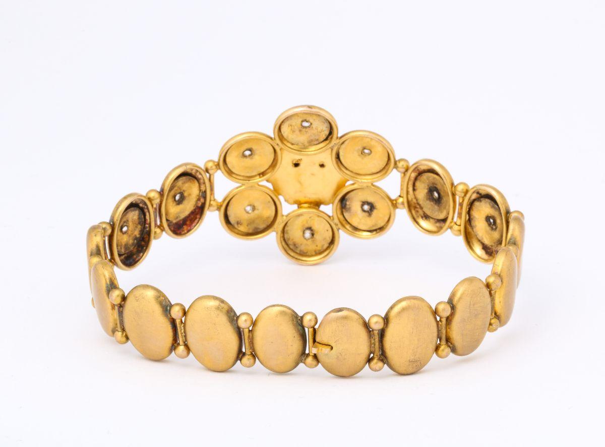 Viktorianisch  Löwenarmband aus 14 Karat Gold mit Rubin und Diamanten im Angebot 6
