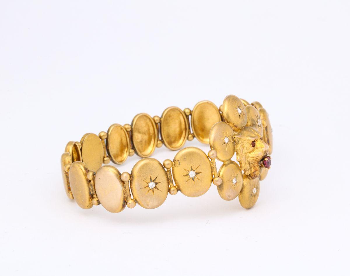 Viktorianisch  Löwenarmband aus 14 Karat Gold mit Rubin und Diamanten im Angebot 4