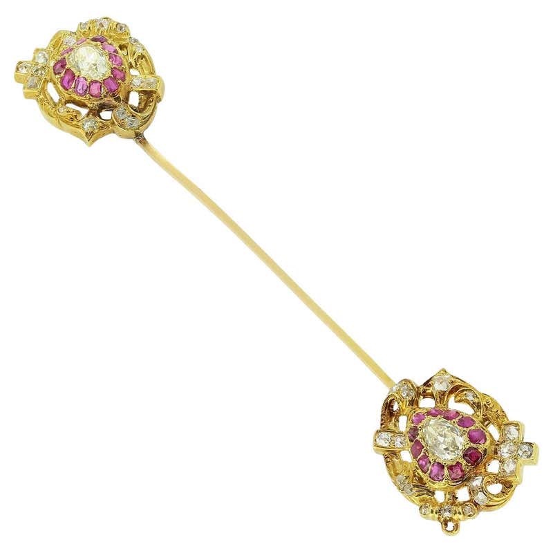 Ruby and Diamond Wreath Pin For Sale at 1stDibs