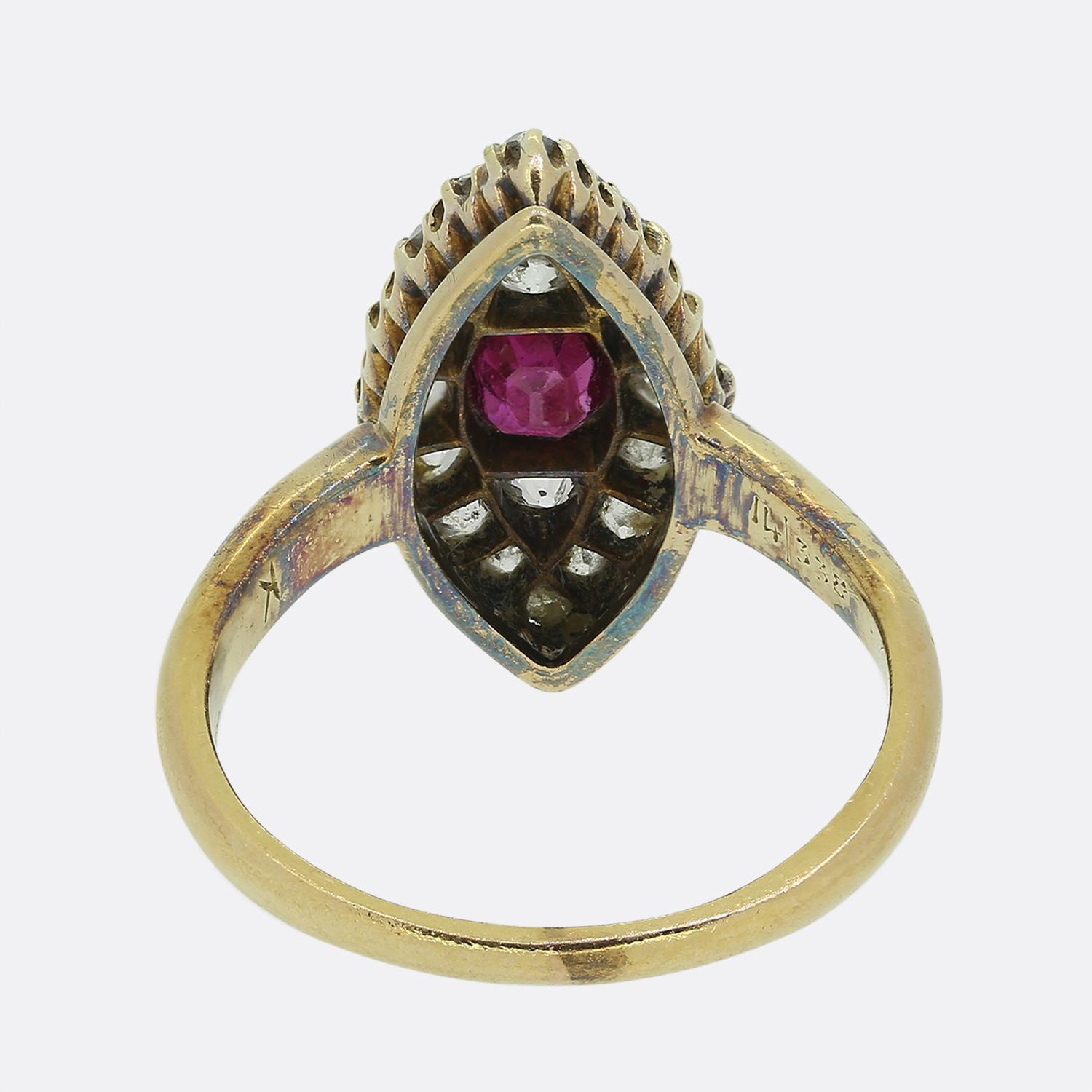 Viktorianischer Rubin- und Diamant-Navette-Ring (Ovalschliff) im Angebot