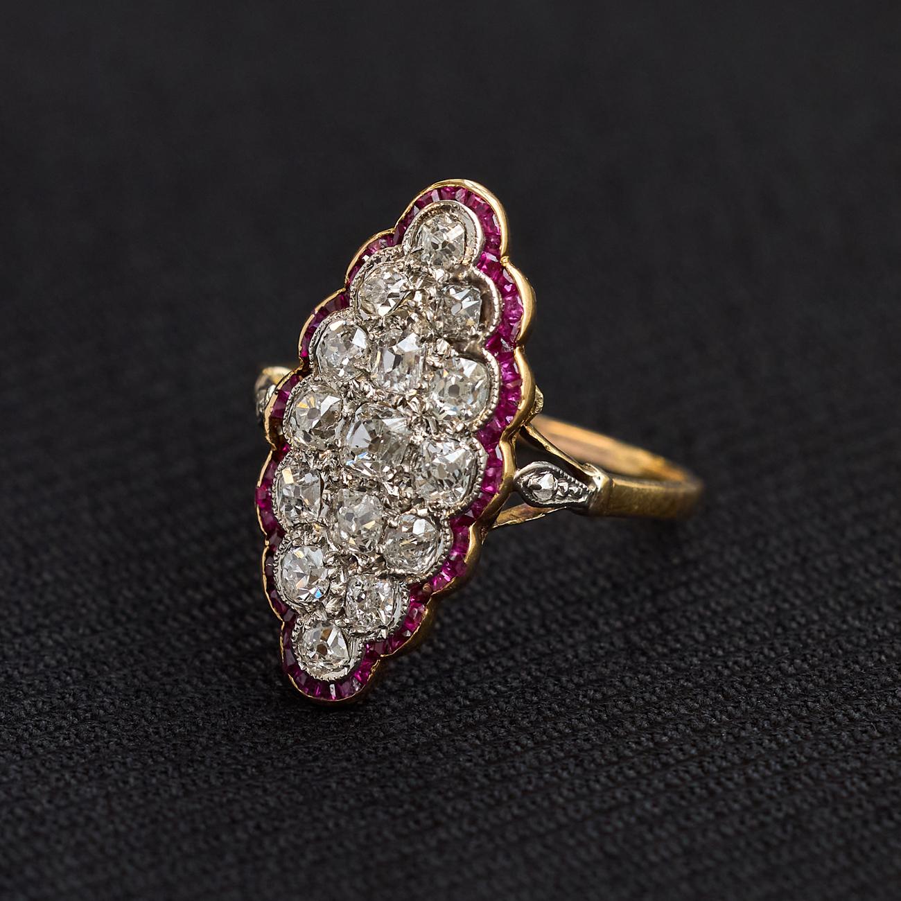Viktorianischer Rubin- und Diamant-Navette-Ring Damen im Angebot
