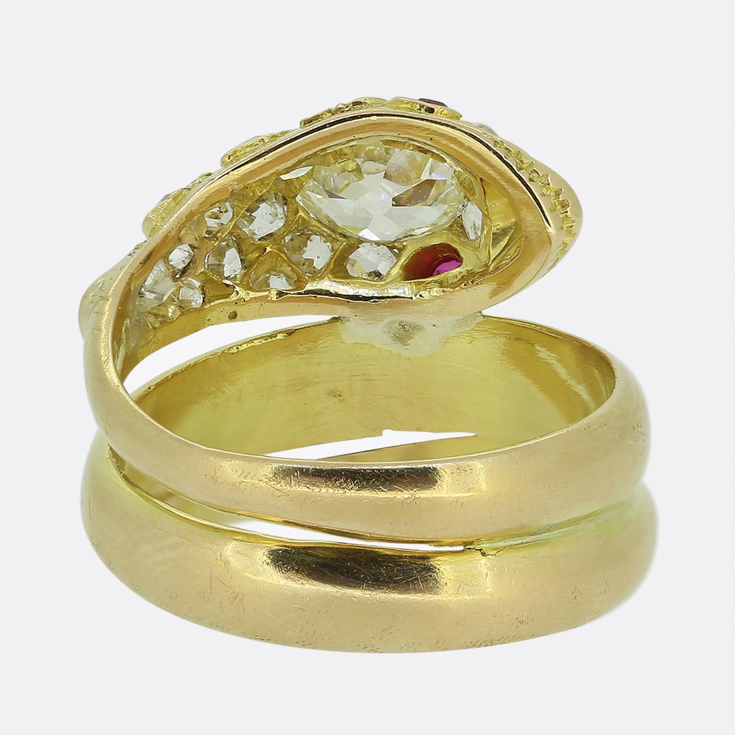 Anello vittoriano con rubino e diamante a forma di serpente In condizioni buone a London, GB