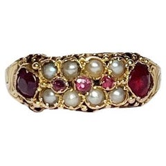 Bague victorienne en or 15 carats avec rubis et perles