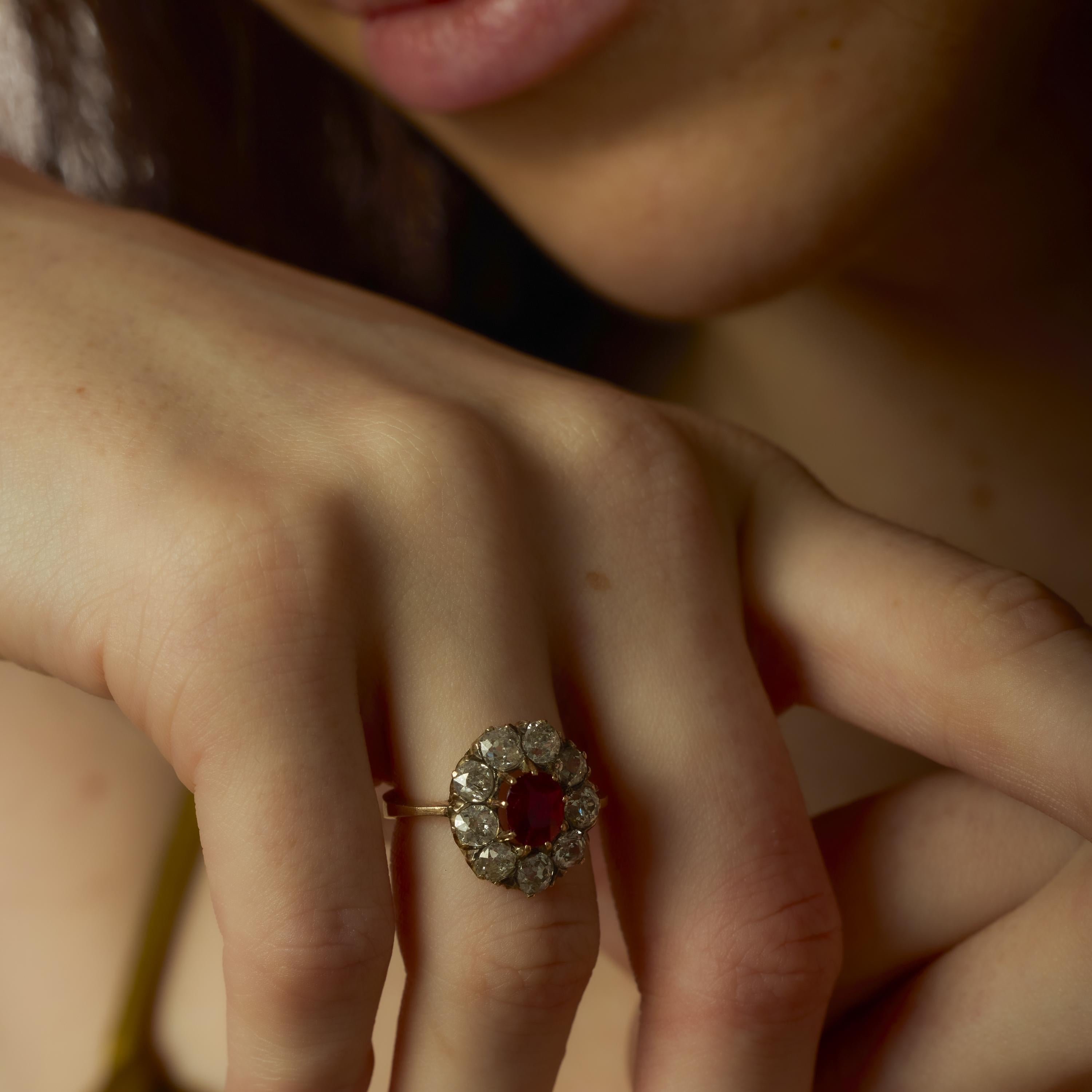 Victorian ruby diamond 18k yellow gold cluster ring In Good Condition For Sale In Beverly Hills, CA