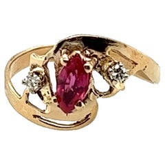 Anello vittoriano di rubino e diamanti da 0,24 carati in oro antico 14k originale del 1880-1890