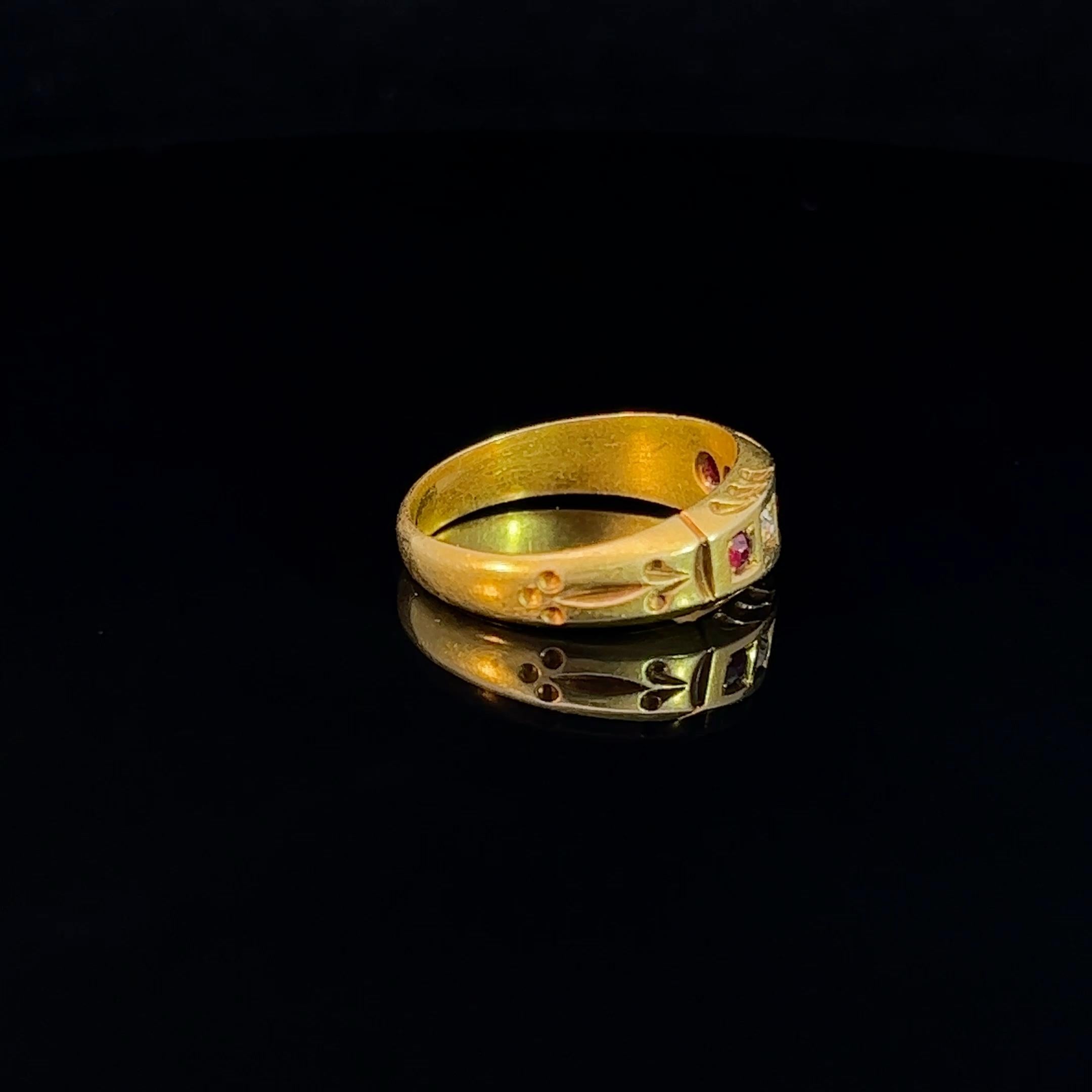 Viktorianischer Ring mit Rubin und Diamantbesatz, gestempelt Birmingham 1887 im Angebot 1