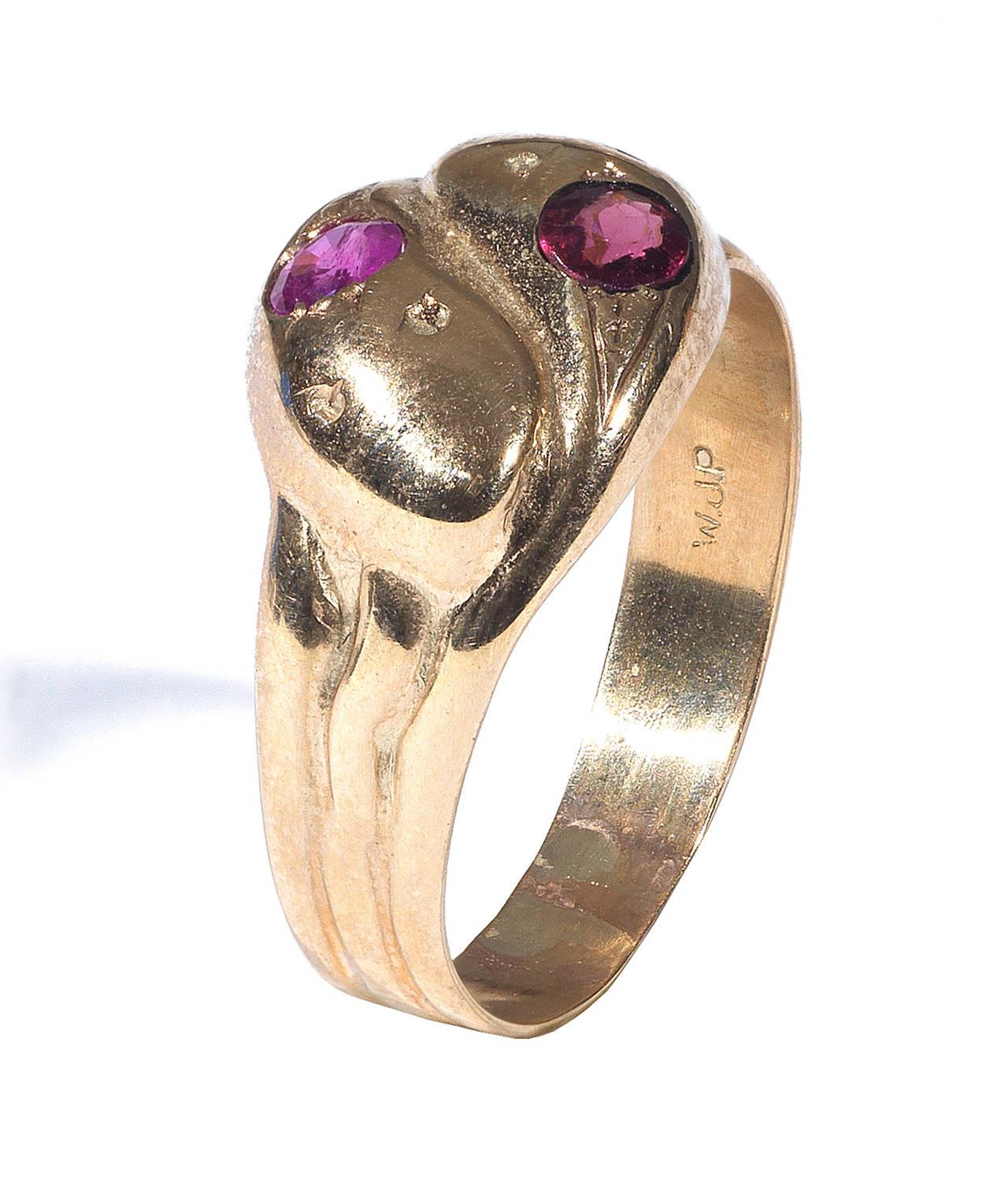 Victorian Ruby Diamond Yellow Gold Twin Snake Ring In Good Condition In Firenze, IT