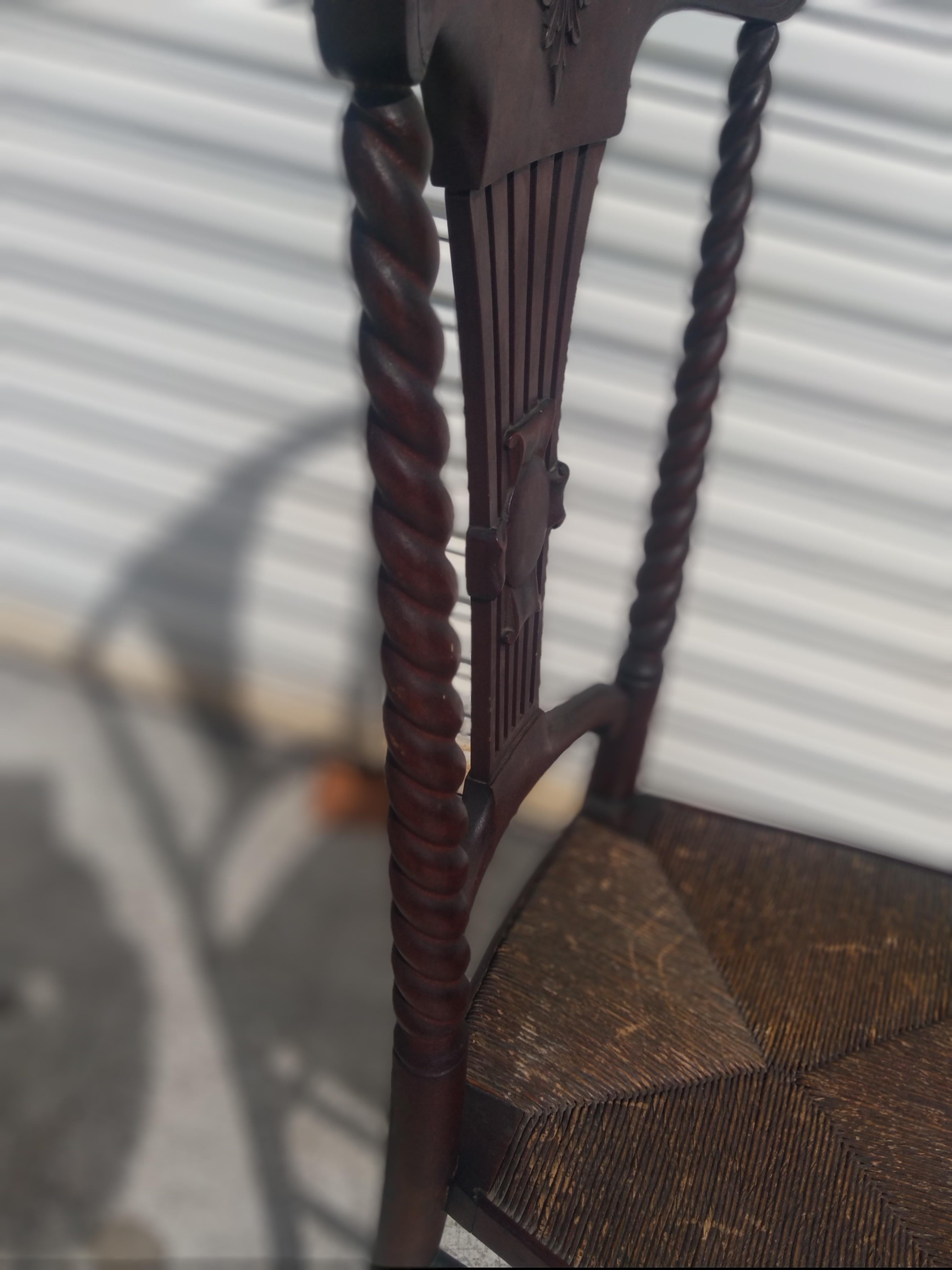 Sculpté à la main Chaise d'appoint victorienne à fond jonc style Barley Twist en vente