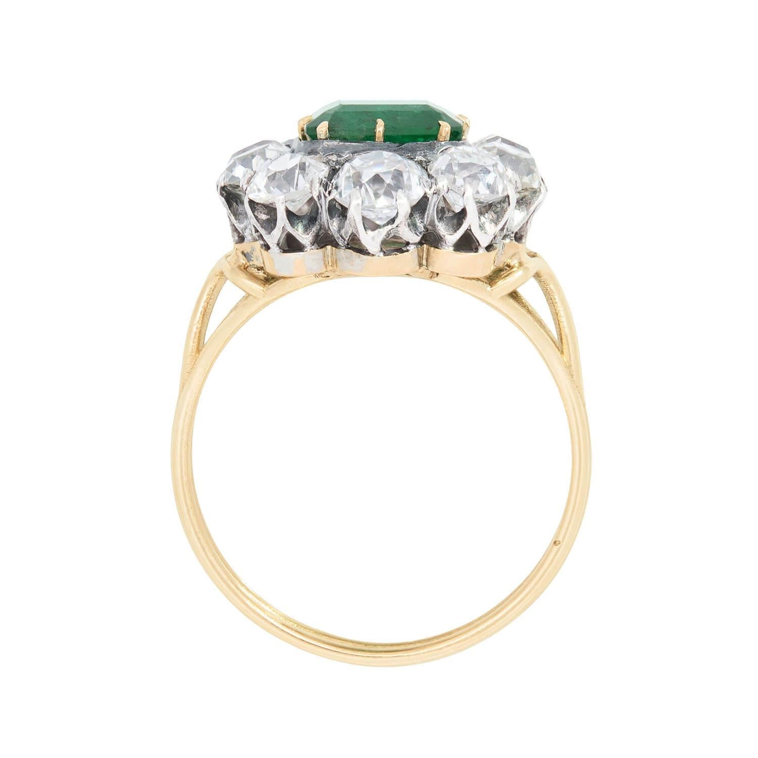 Taglio smeraldo Anello vittoriano russo in argento 925 e 14k con smeraldo e diamante a raggiera in vendita