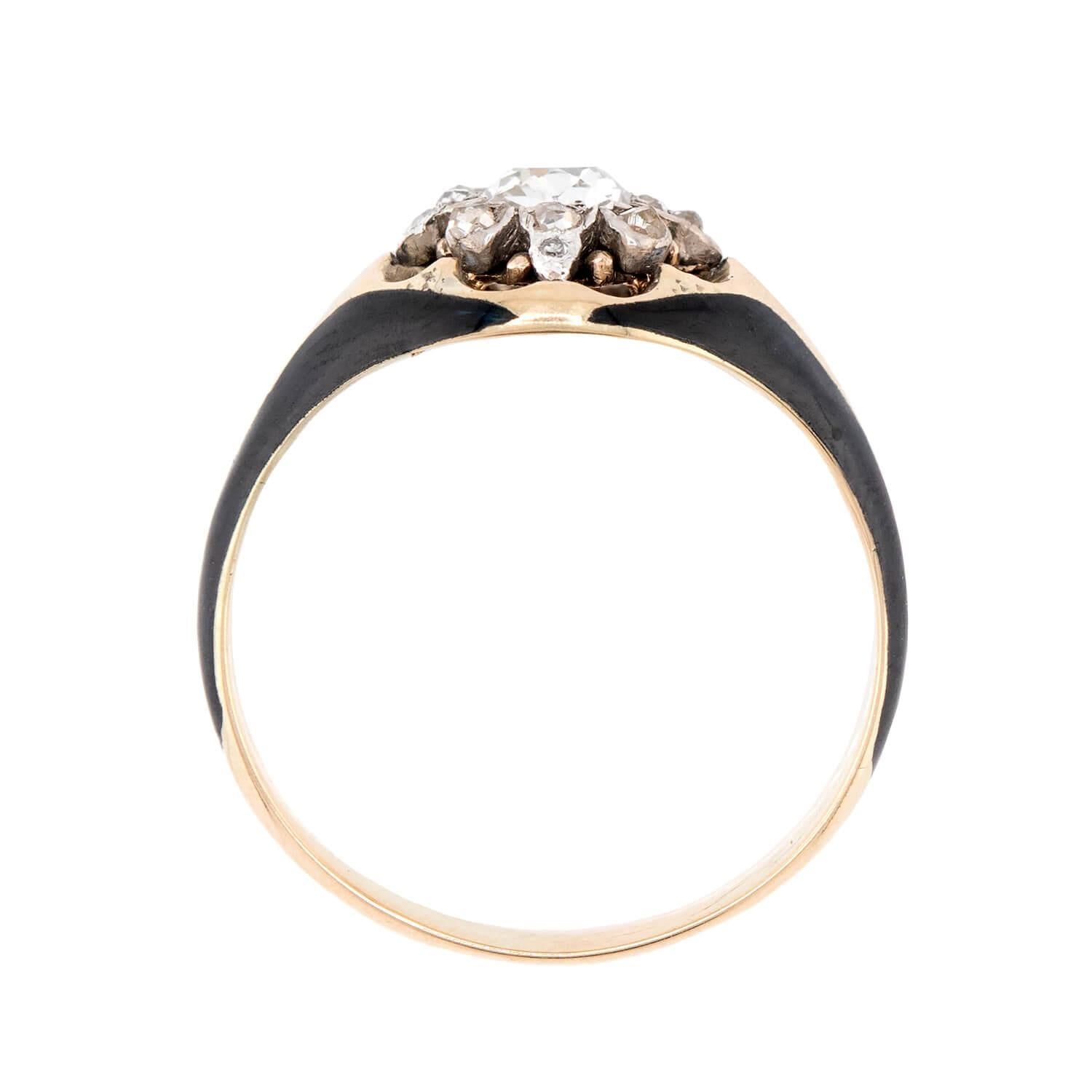 Taglio vecchia miniera Anello vittoriano russo 14k con diamante e smalto a grappolo in vendita